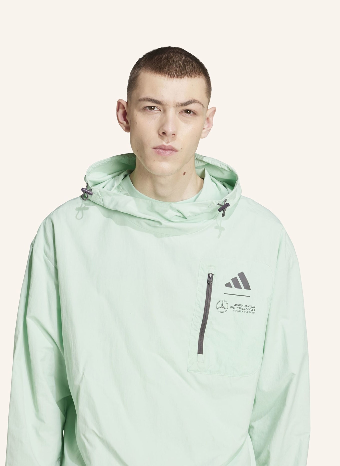 adidas MERCEDES - AMG PETRONAS FORMULA ONE TEAM PREMIUM WOVEN WINDBREAKER: GRÜN/ GRAU