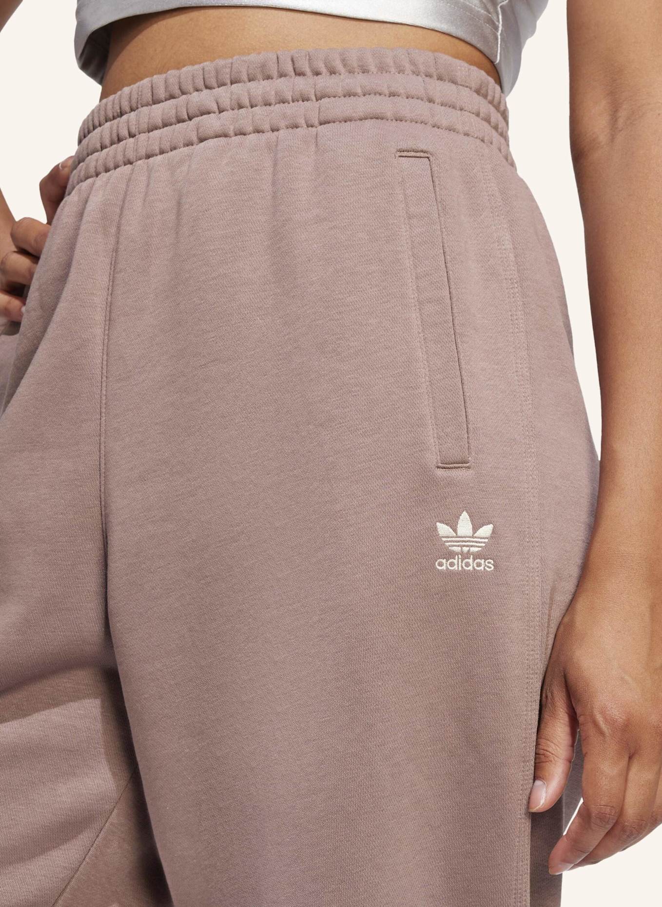 adidas Originals ESSENTIALS LOOSE JOGGINGHOSE: BRAUN