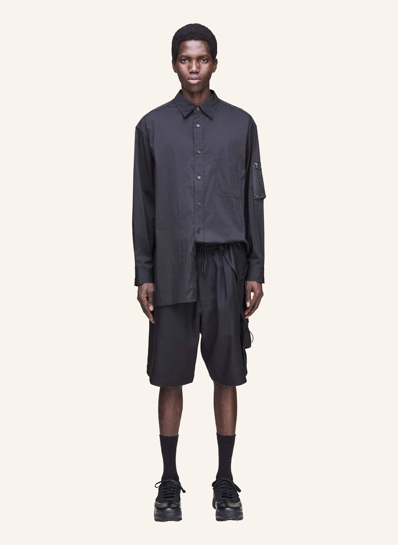 Y-3 Y-3 SPORT UNIFORM CARGO SHORTS: SCHWARZ