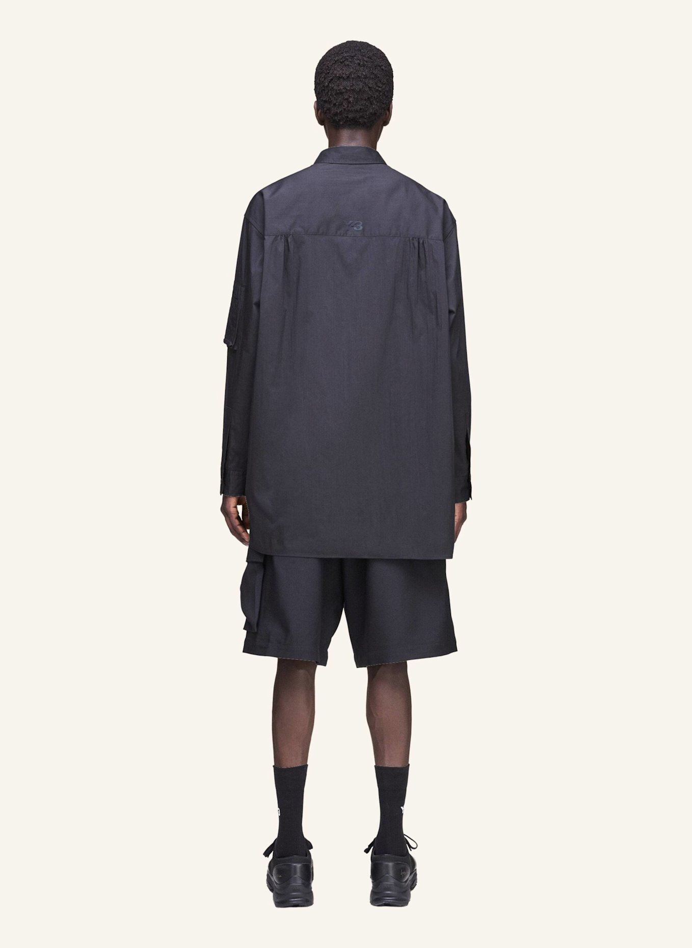 Y-3 Y-3 SPORT UNIFORM CARGO SHORTS: SCHWARZ