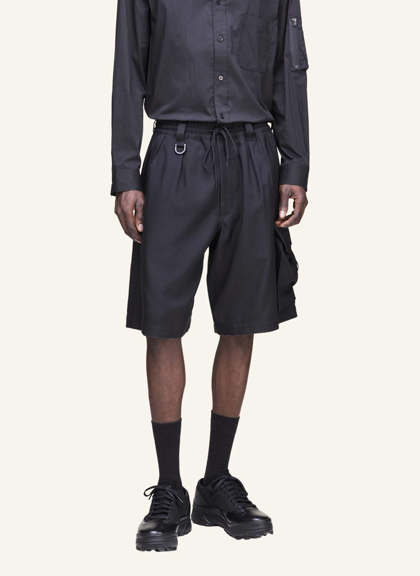 Y-3 Y-3 SPORT UNIFORM CARGO SHORTS: SCHWARZ
