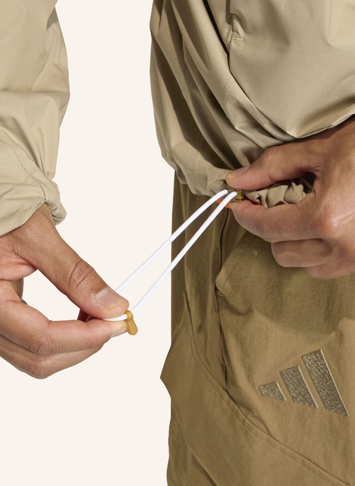 adidas TERREX TERREX XPLORIC 2.5 LAYER CLIMAPROOF ANORAK: BEIGE