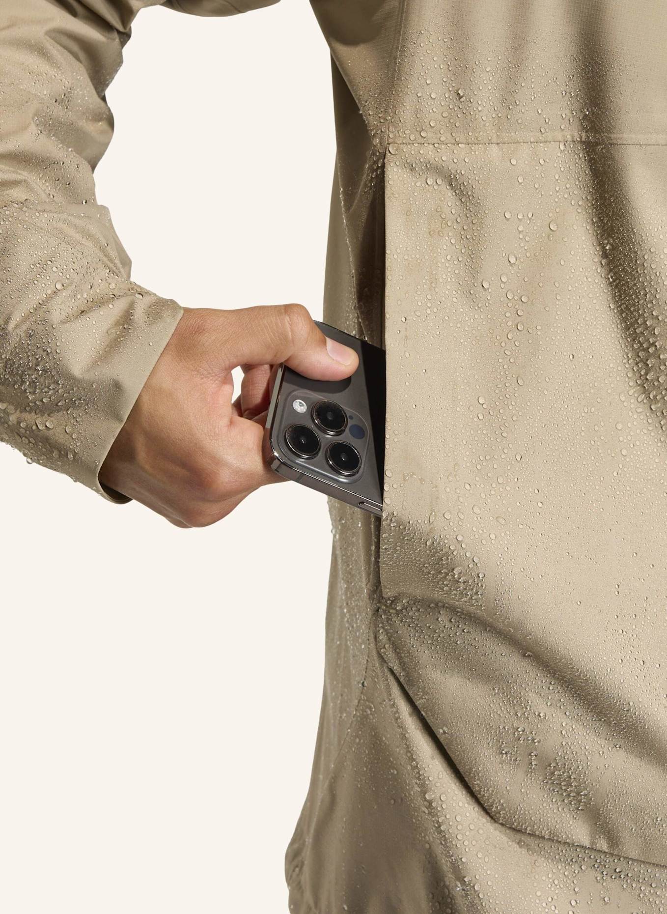 adidas TERREX TERREX XPLORIC 2.5 LAYER CLIMAPROOF ANORAK: BEIGE