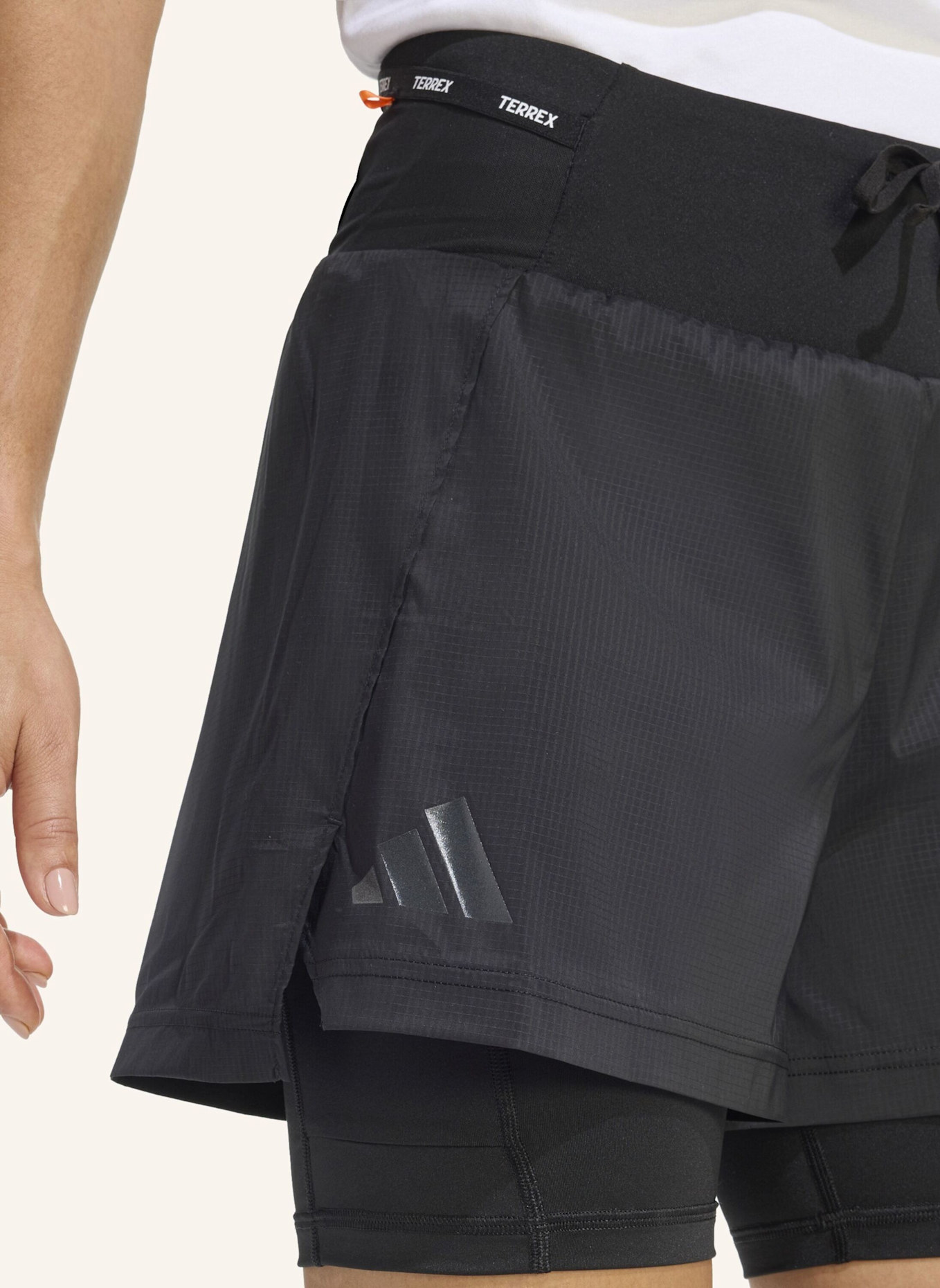 adidas TERREX TERREX XPLORIC 2-IN-1-SHORTS: SCHWARZ