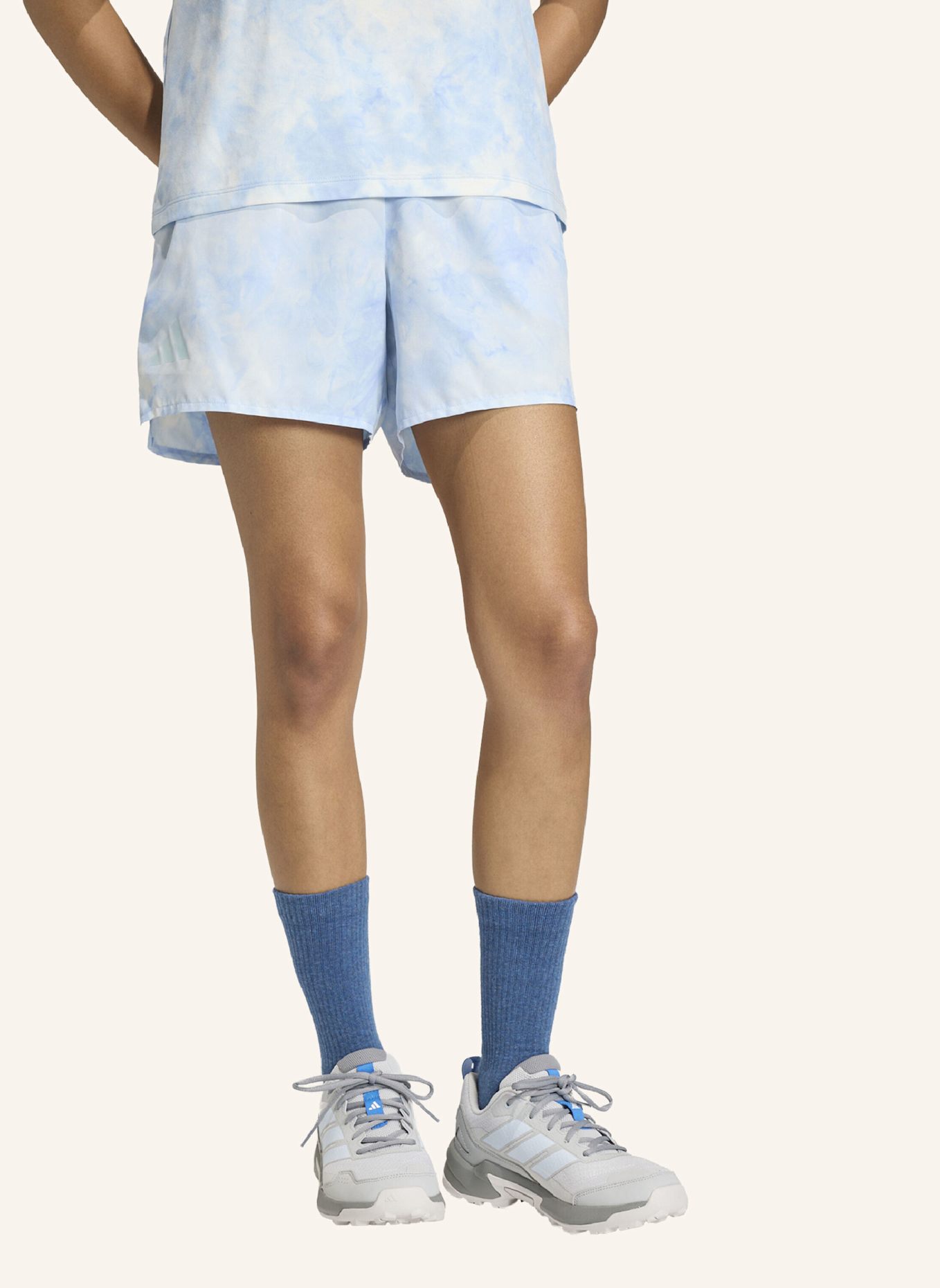 adidas TERREX TERREX MULTI SPRAY DYE CLIMA365 SHORTS: WEISS