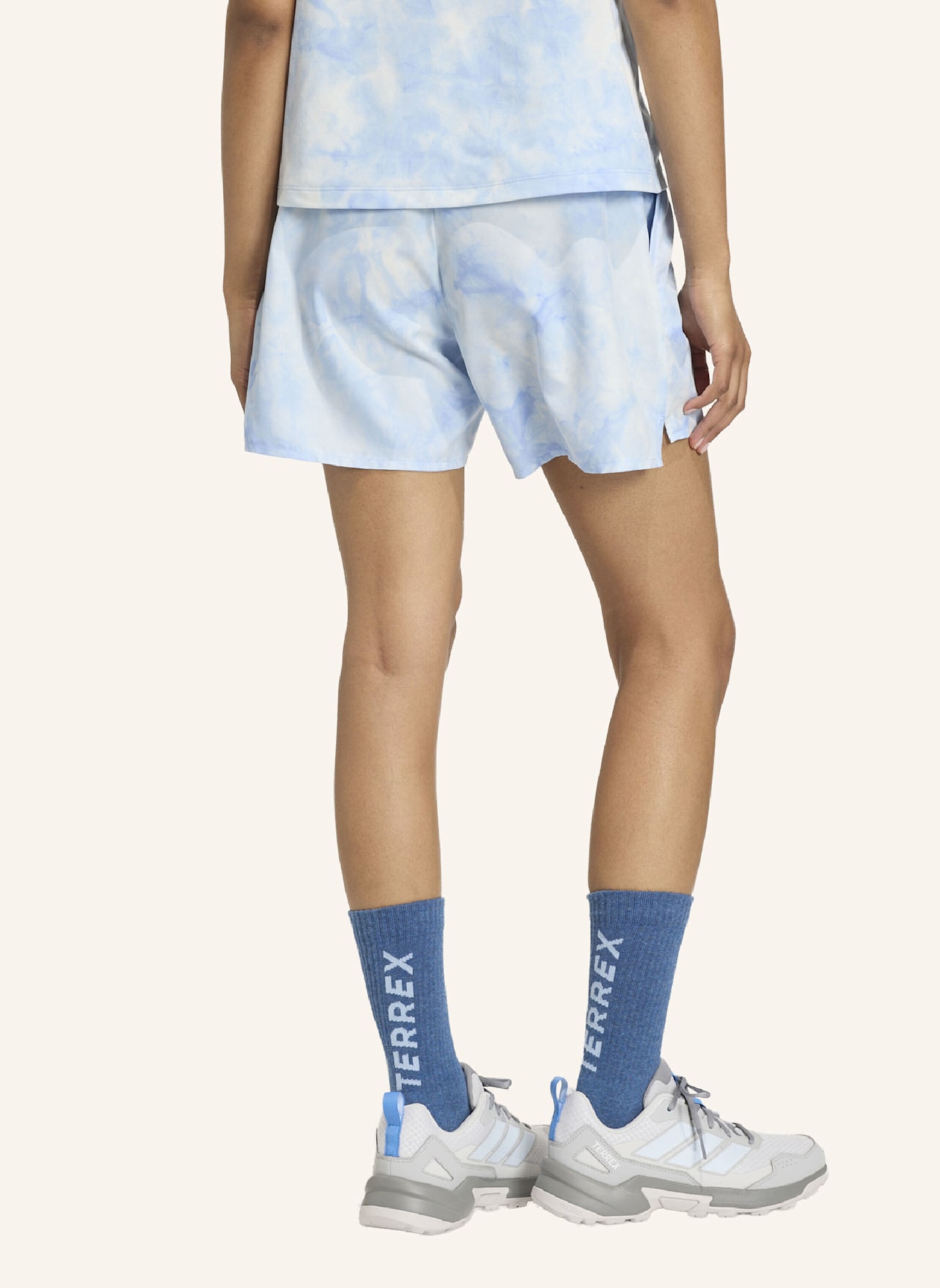 adidas TERREX TERREX MULTI SPRAY DYE CLIMA365 SHORTS: WEISS