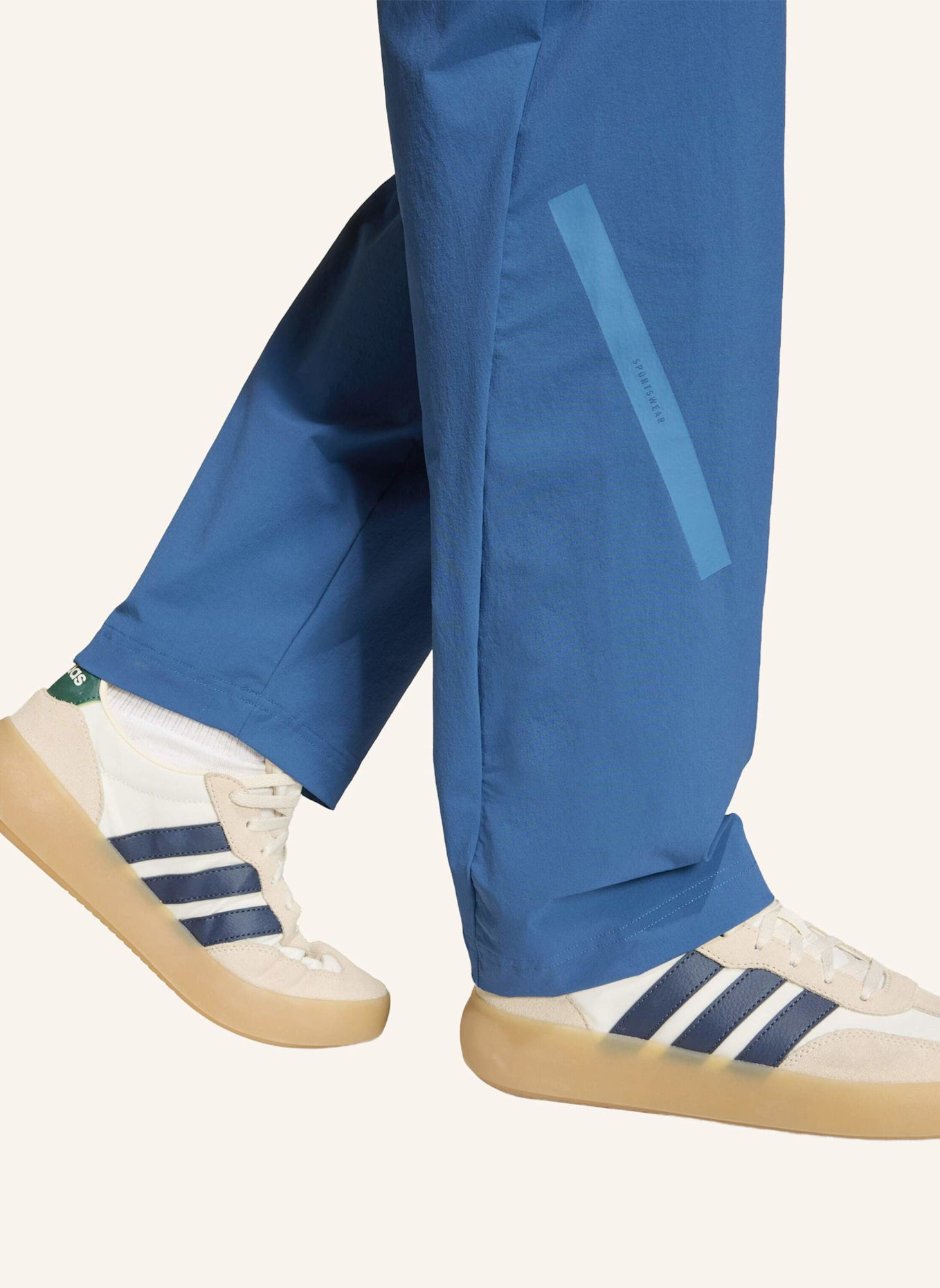 adidas ADIDAS Z.N.E. WOVEN TRAVEL HOSE: BLAU