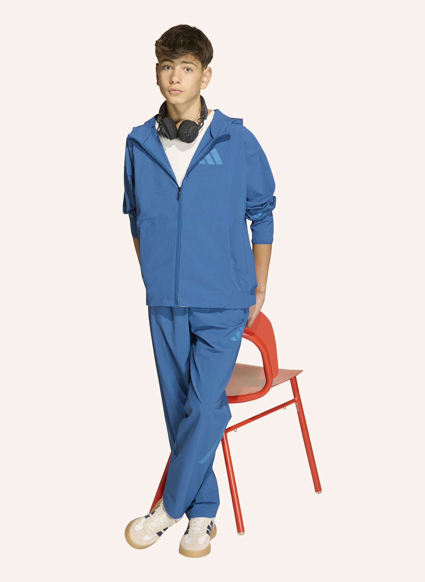 adidas ADIDAS Z.N.E. GEWEBTE TRAVEL COVER UP TRAININGSJACKE: BLAU