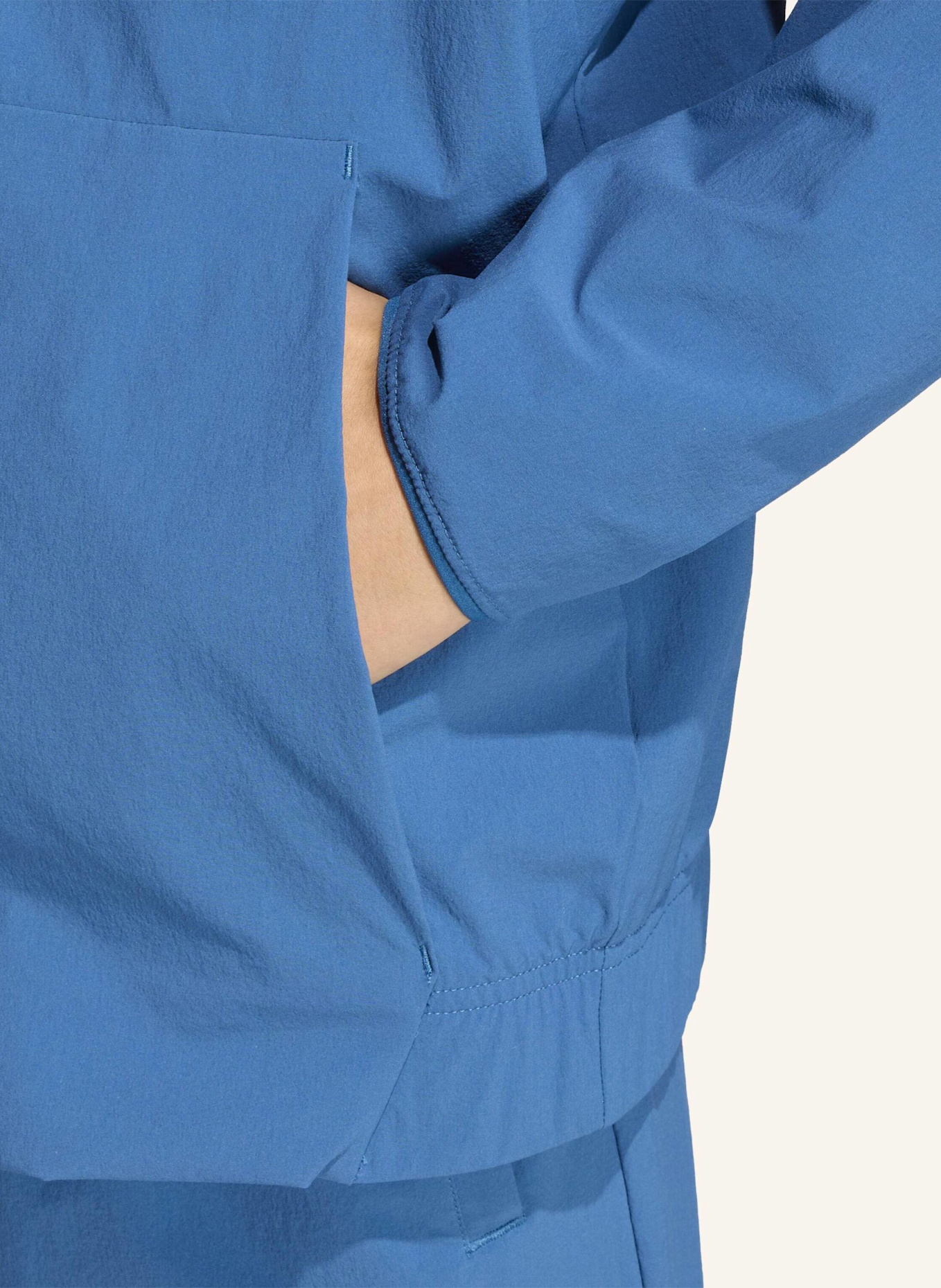 adidas ADIDAS Z.N.E. GEWEBTE TRAVEL COVER UP TRAININGSJACKE: BLAU