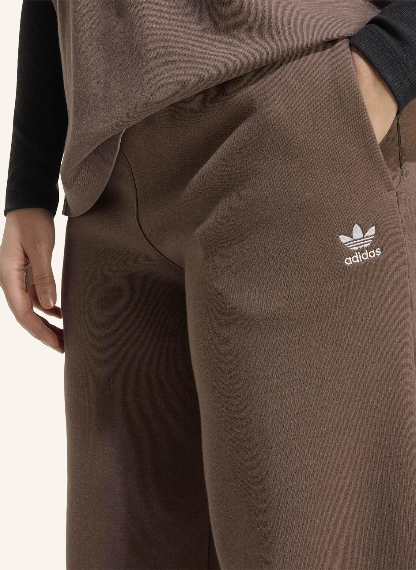 adidas Originals ESSENTIALS HOSE, WEITES BEIN: BRAUN