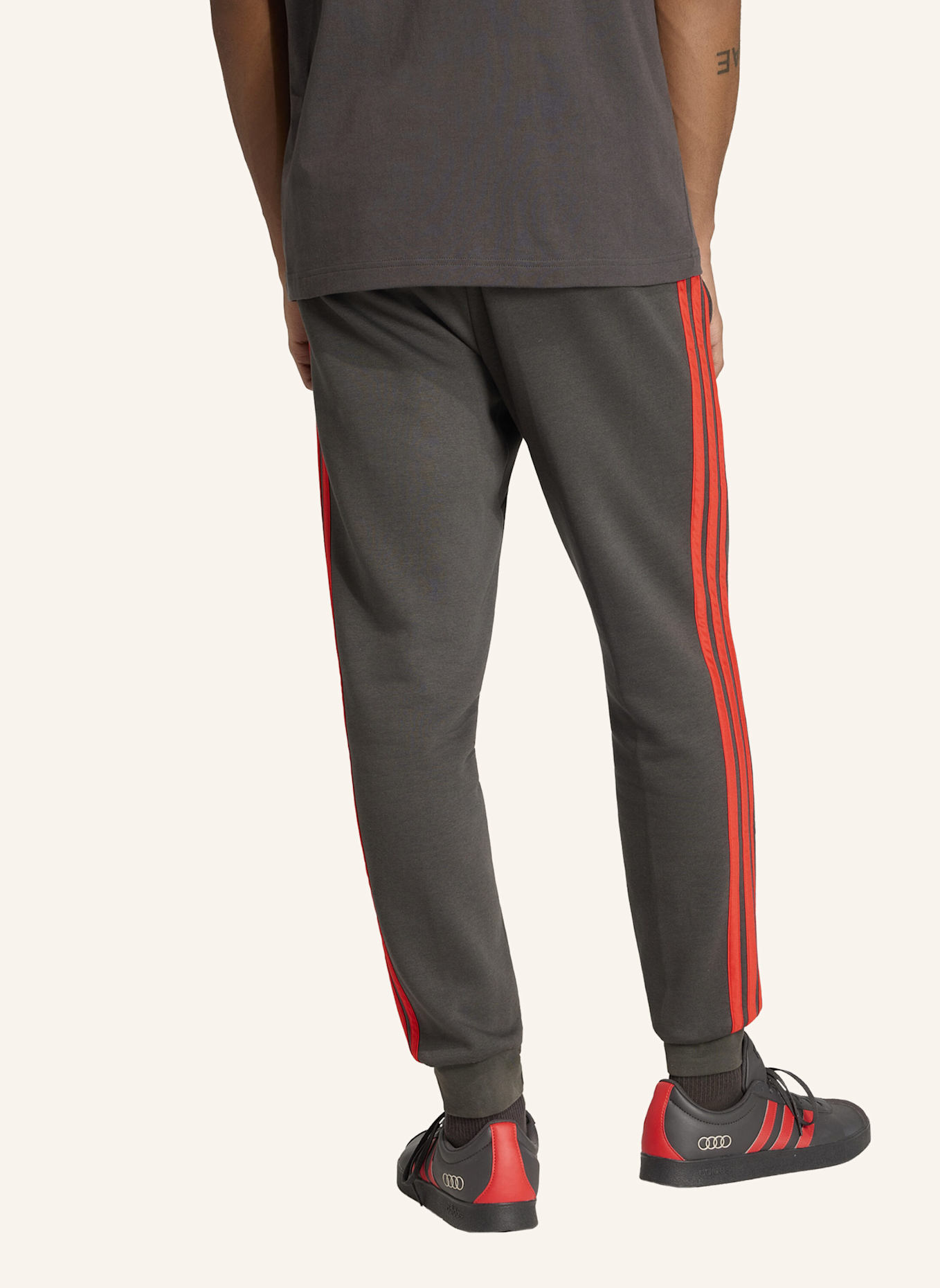 adidas AUDI FORMULA ONE TEAM DNA HOSE: SCHWARZ