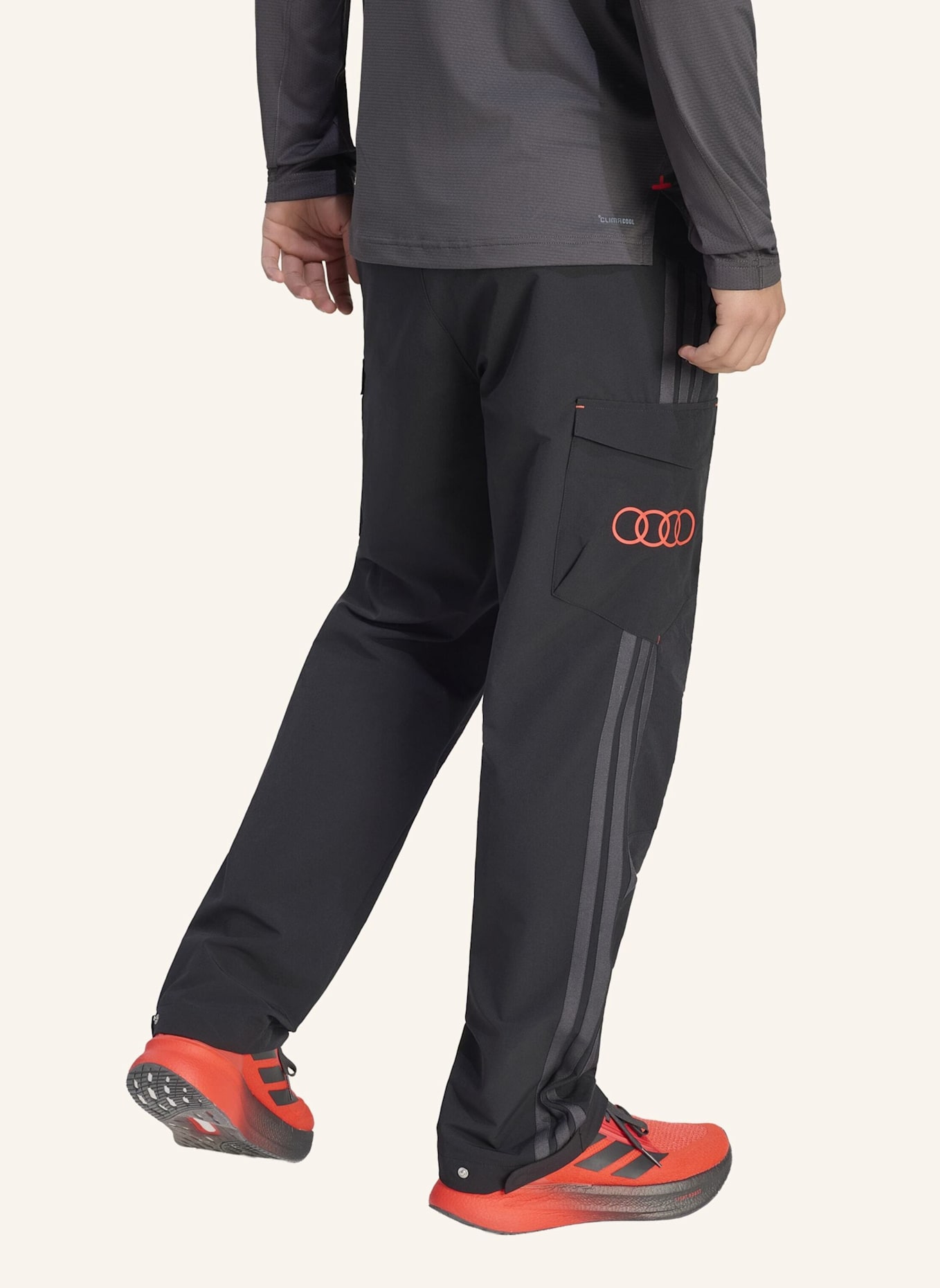 adidas AUDI REVOLUT F1 TEAM MECHANICS HOSE: SCHWARZ