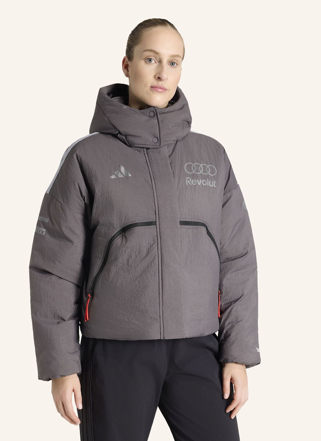 adidas AUDI REVOLUT F1 TEAM ENGINEERS & MARKETING PUFFER JACKE: GRAU