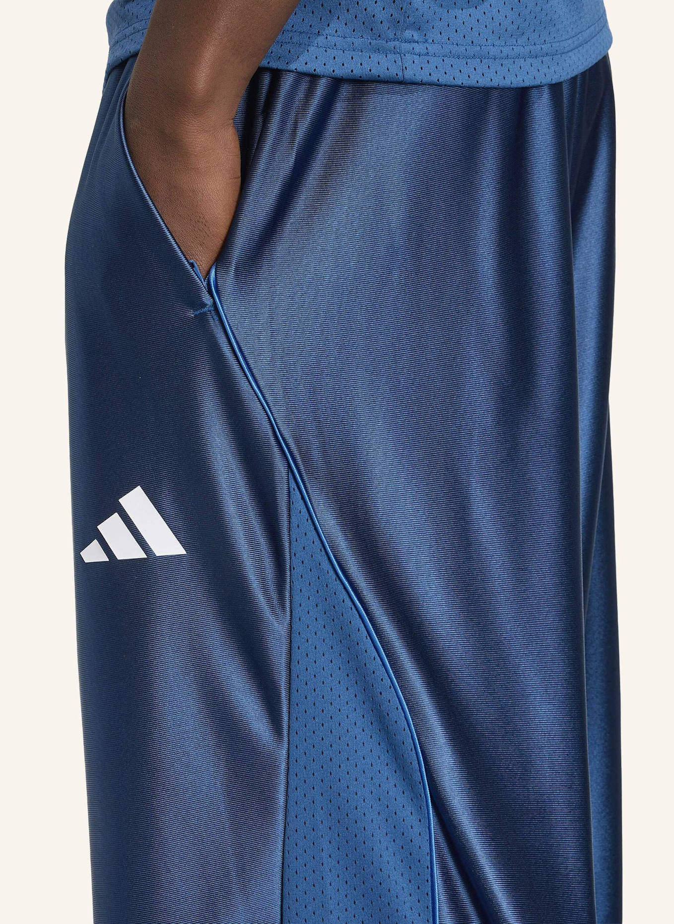 adidas GLÄNZENDE STADIUM TRIKOTHOSE: BLAU/ WEISS