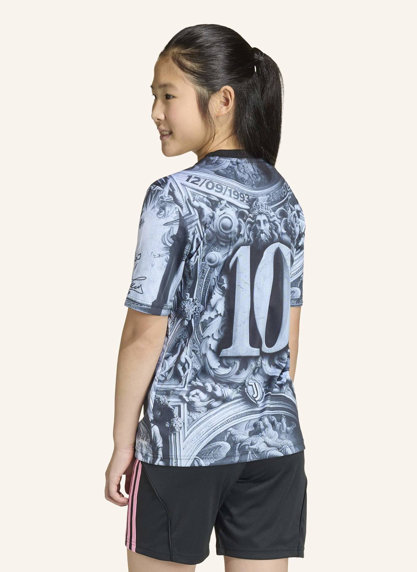 adidas JUVENTUS TURIN 25/26 KIDS AUFWÄRMSHIRT: SCHWARZ