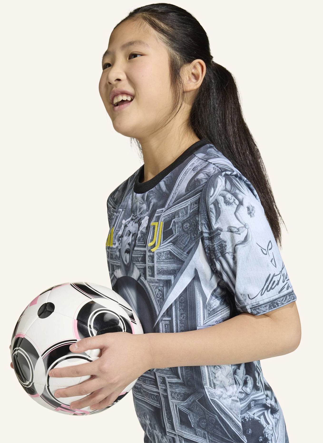 adidas JUVENTUS TURIN 25/26 KIDS AUFWÄRMSHIRT: SCHWARZ