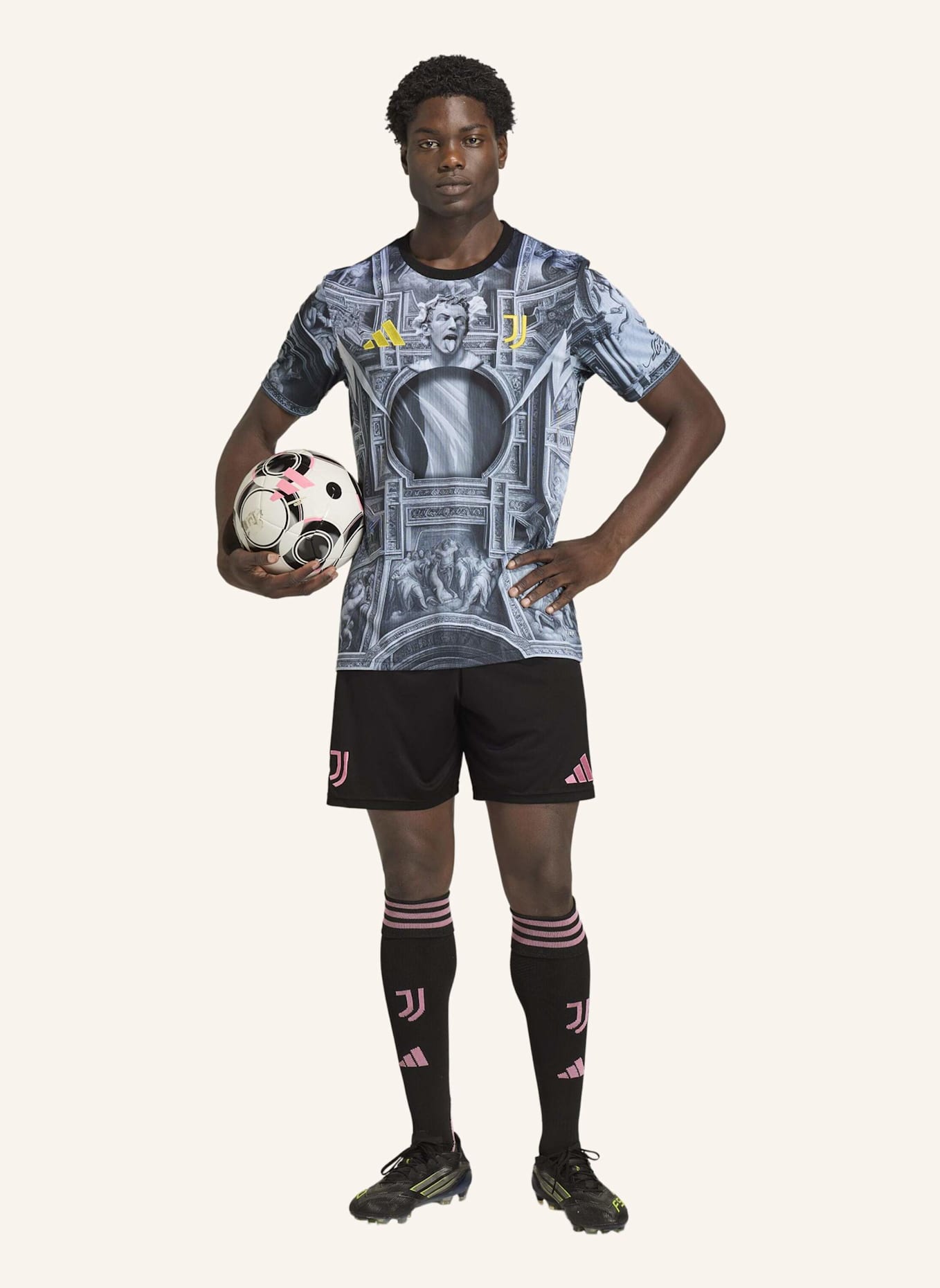 adidas JUVENTUS 25/26 PRE-MATCH SHIRT: SCHWARZ