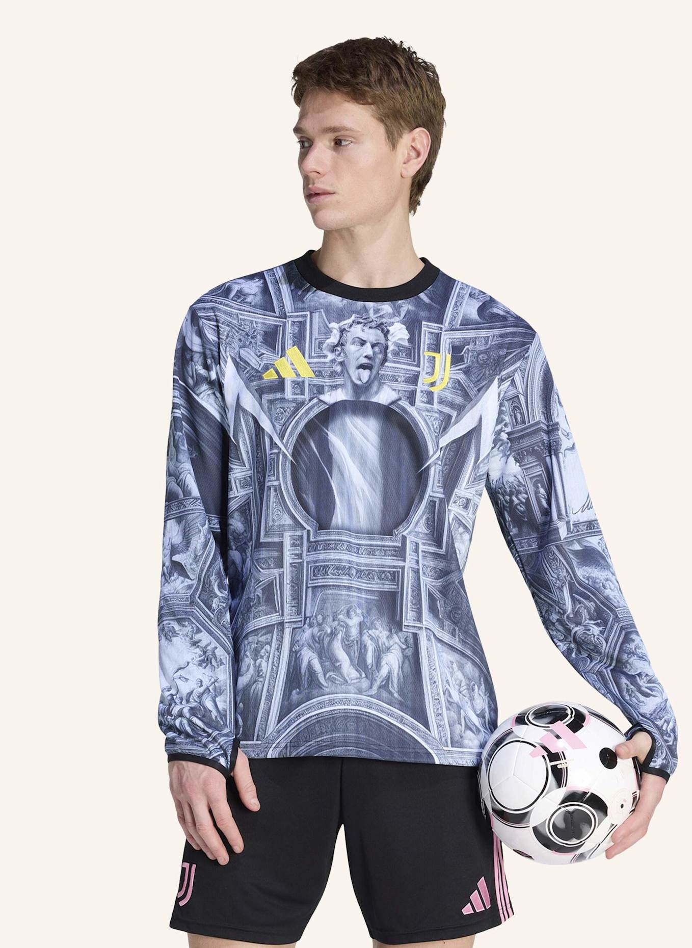 adidas JUVENTUS TURIN 25/26 PRE-MATCH WARM TOP: SCHWARZ