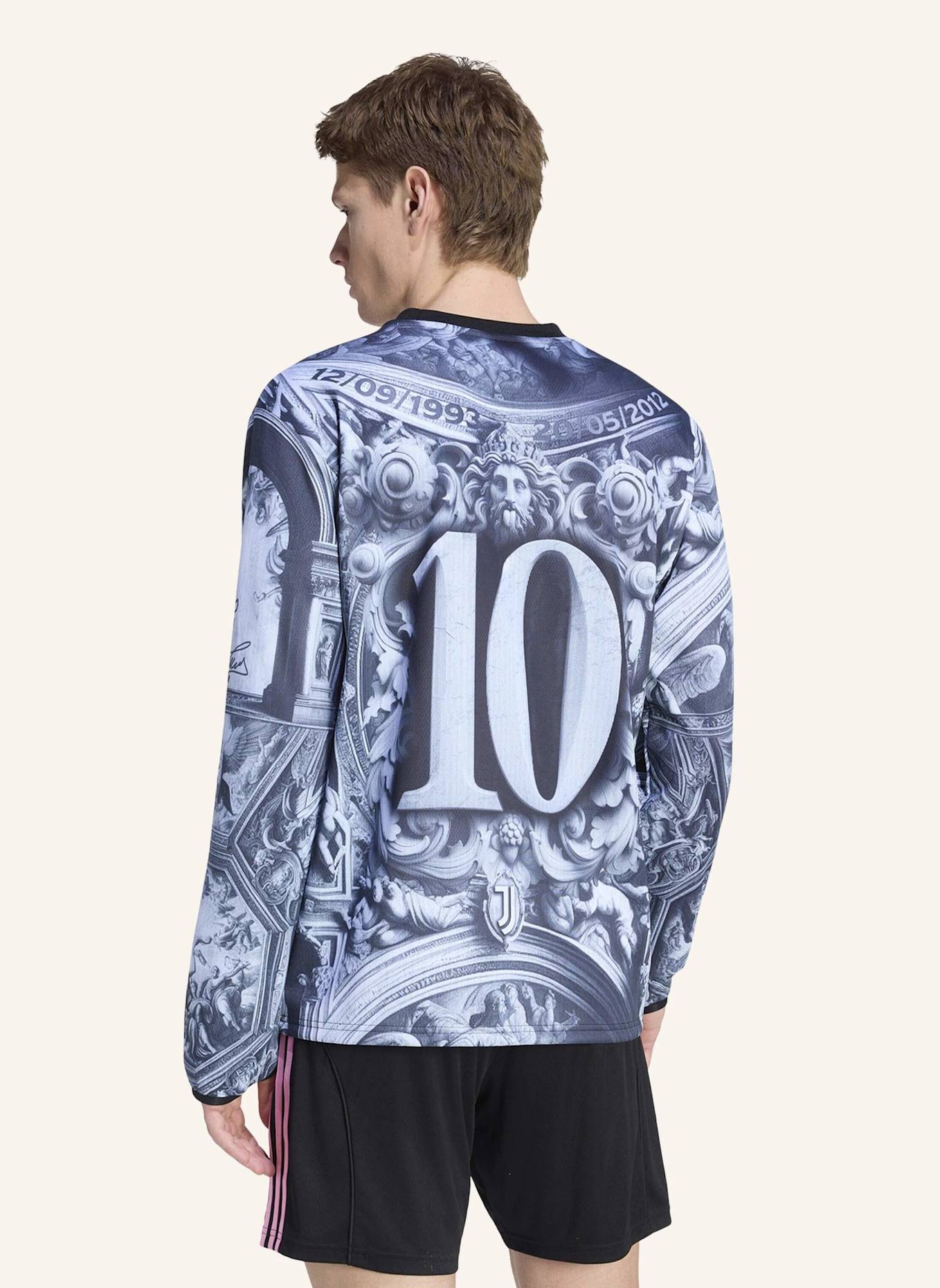 adidas JUVENTUS TURIN 25/26 PRE-MATCH WARM TOP: SCHWARZ