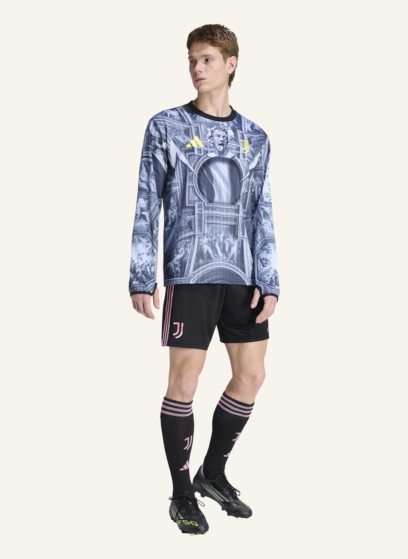 adidas JUVENTUS TURIN 25/26 PRE-MATCH WARM TOP: SCHWARZ