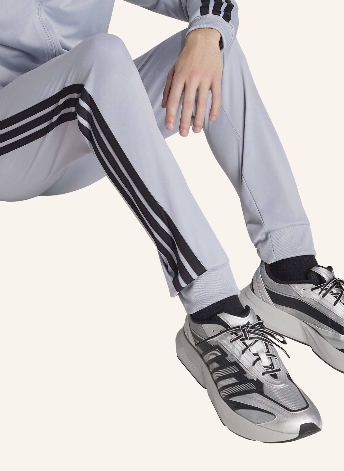 adidas Trainingsanzug 3 STRIPES: GRAU