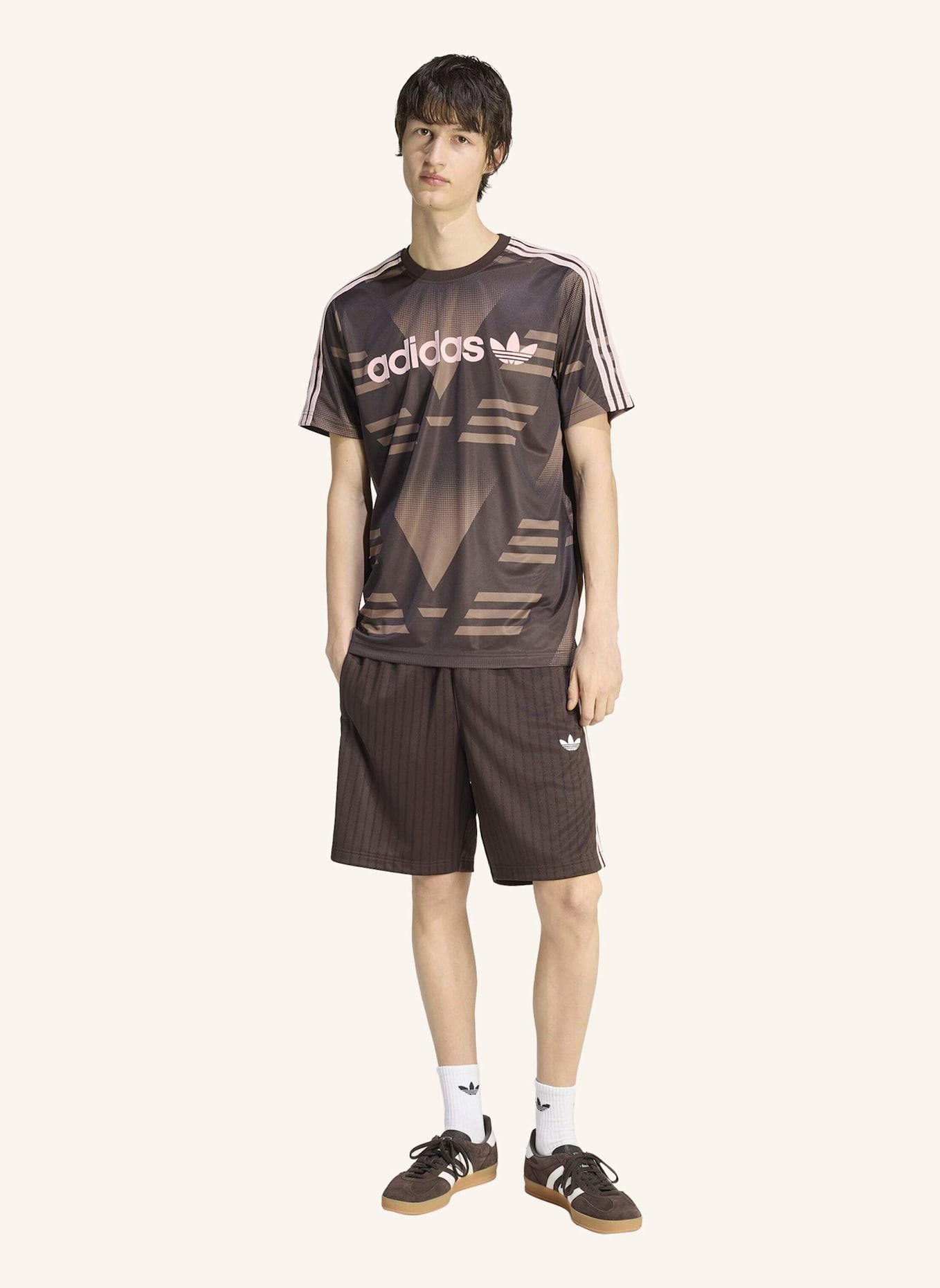 adidas Originals FIREBIRD ENGINEERED STRIPES SHORTS: BRAUN