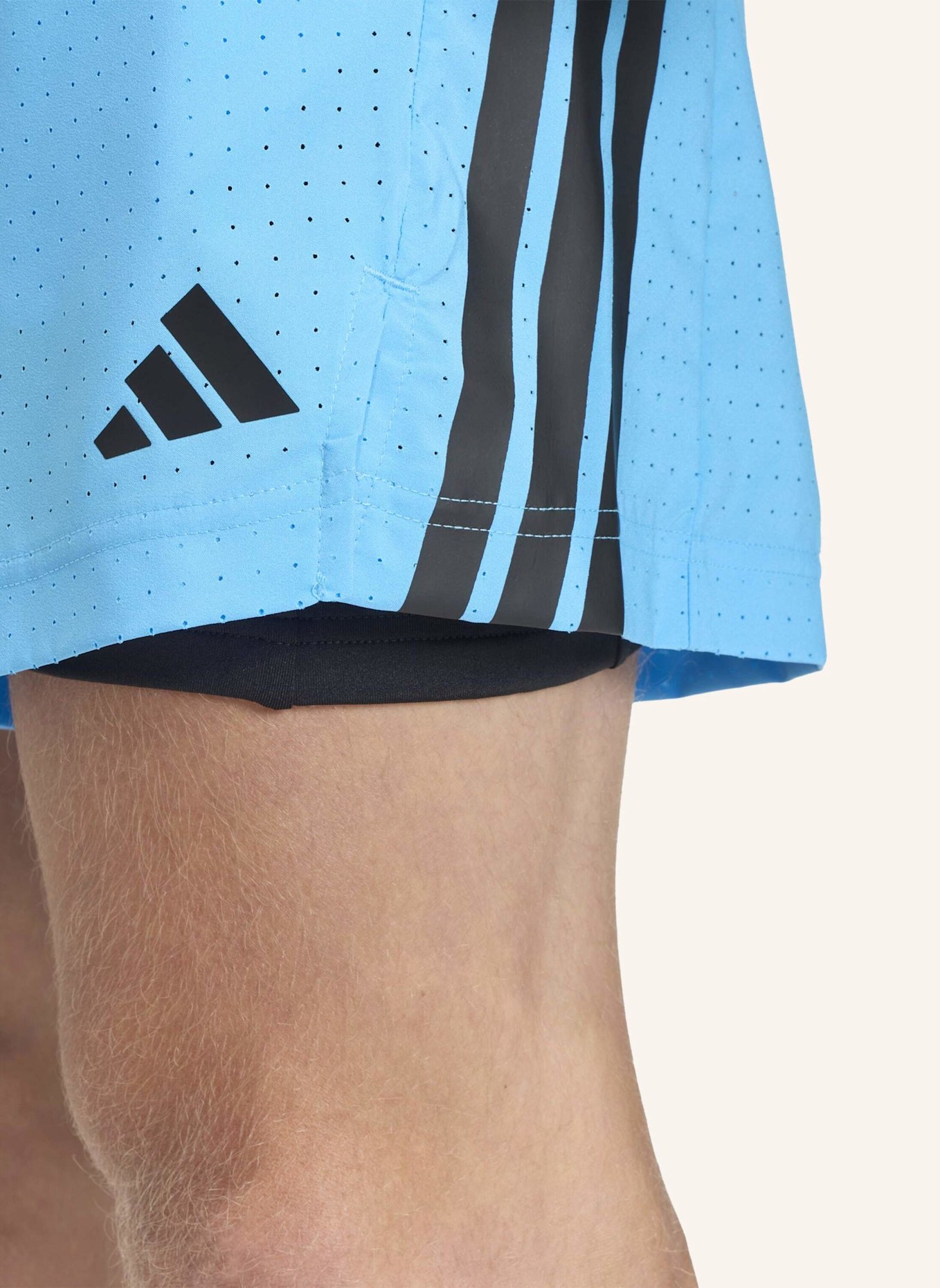 adidas TECH ESSENTIALS WORKOUT 2IN1 SHORTS: BLAU