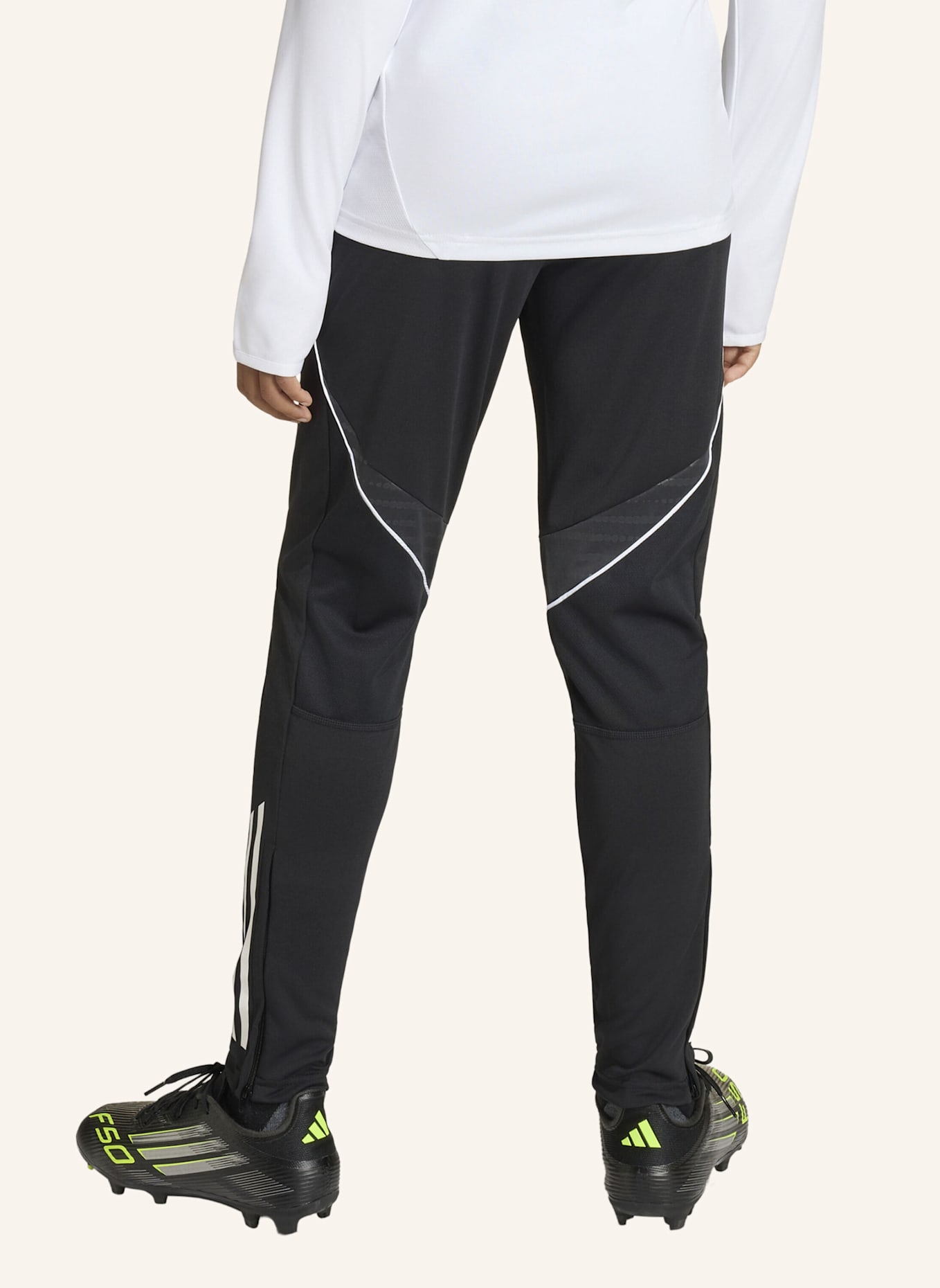 adidas ADIDAS REAL MADRID AVENGERS 25/26 TIRO25 COMPETITION KIDS TRAININGSHOSE: SCHWARZ/ WEISS/ GOLD