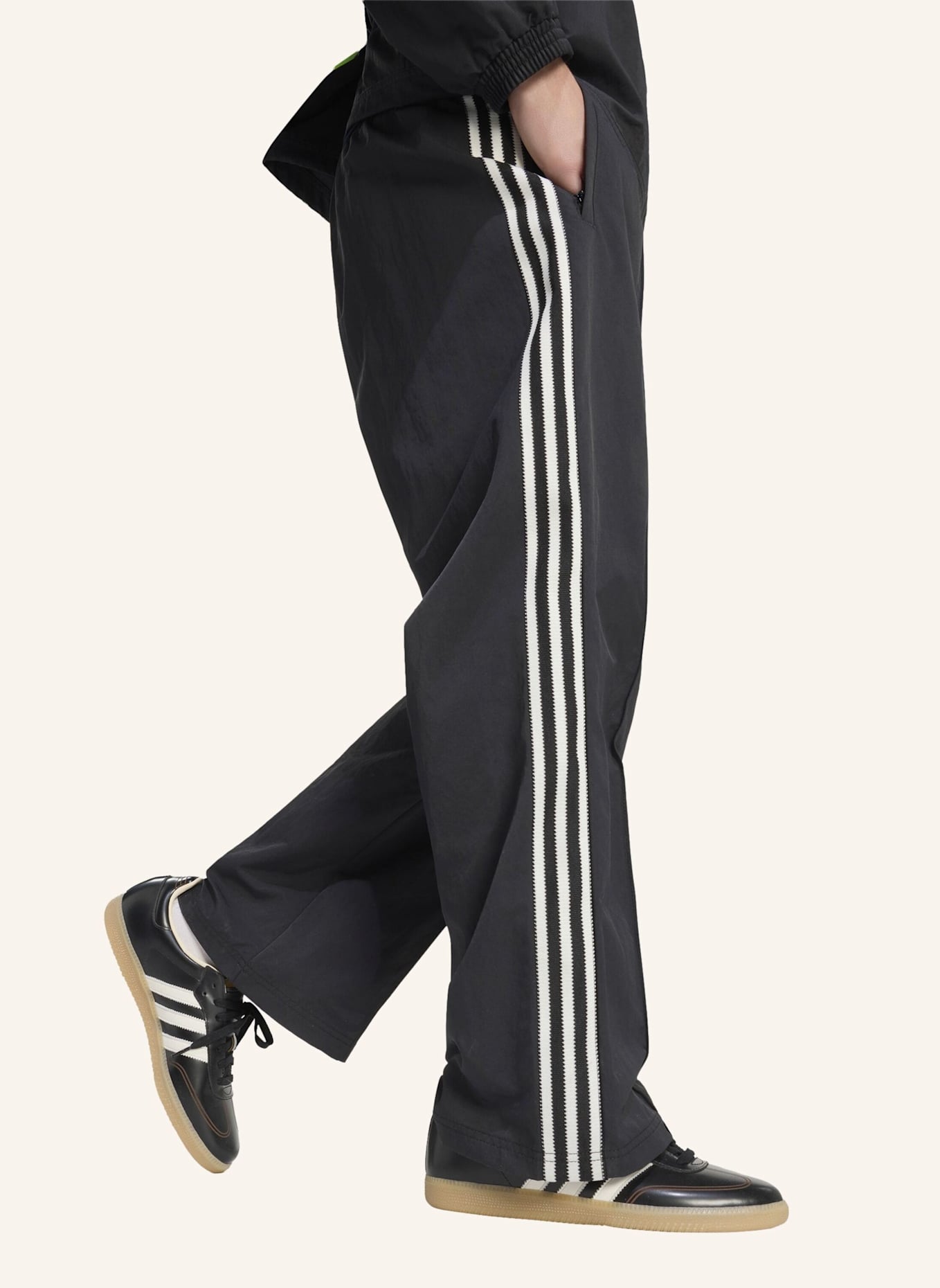 adidas Originals Trainingshose BRITCORE: SCHWARZ
