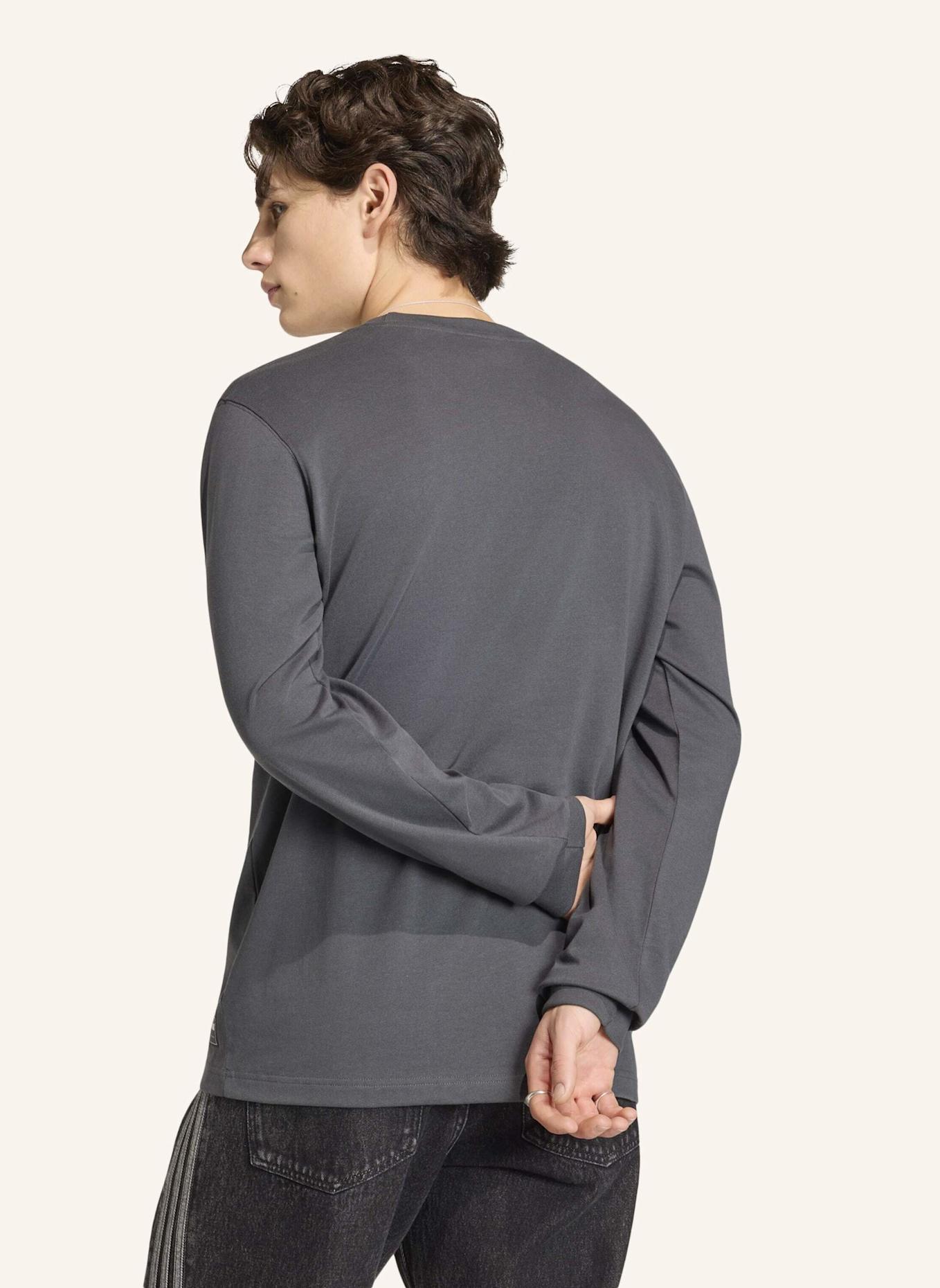 adidas FIFA FUSSBALL-WELTMEISTERSCHAFT 26™ MASKOTTCHEN T-SHIRT, LANGÄRMLIG: GRAU