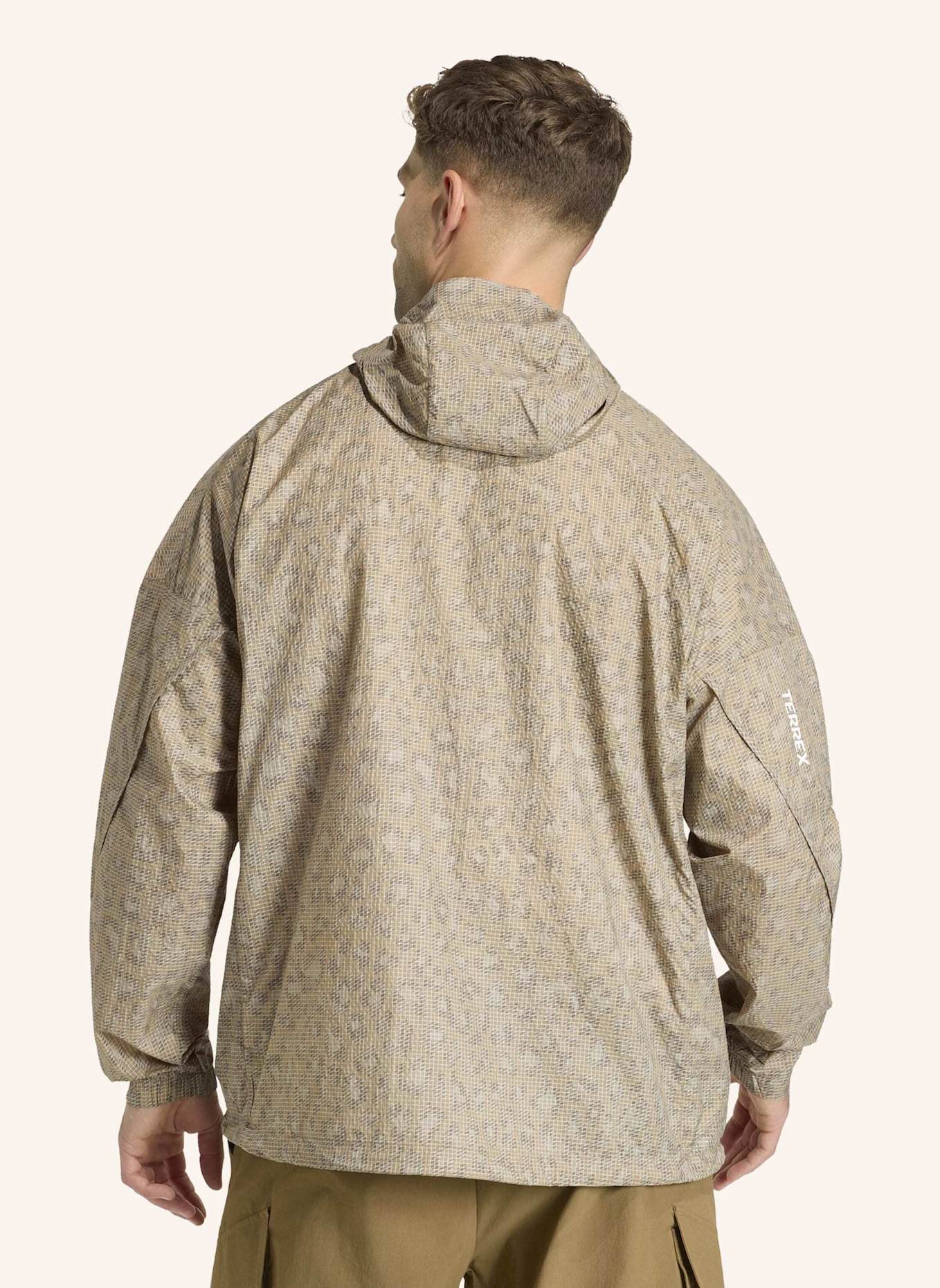 adidas TERREX TERREX XPLORIC CLIMA365 PRINTED WIND ANORAK: BEIGE/ BRAUN