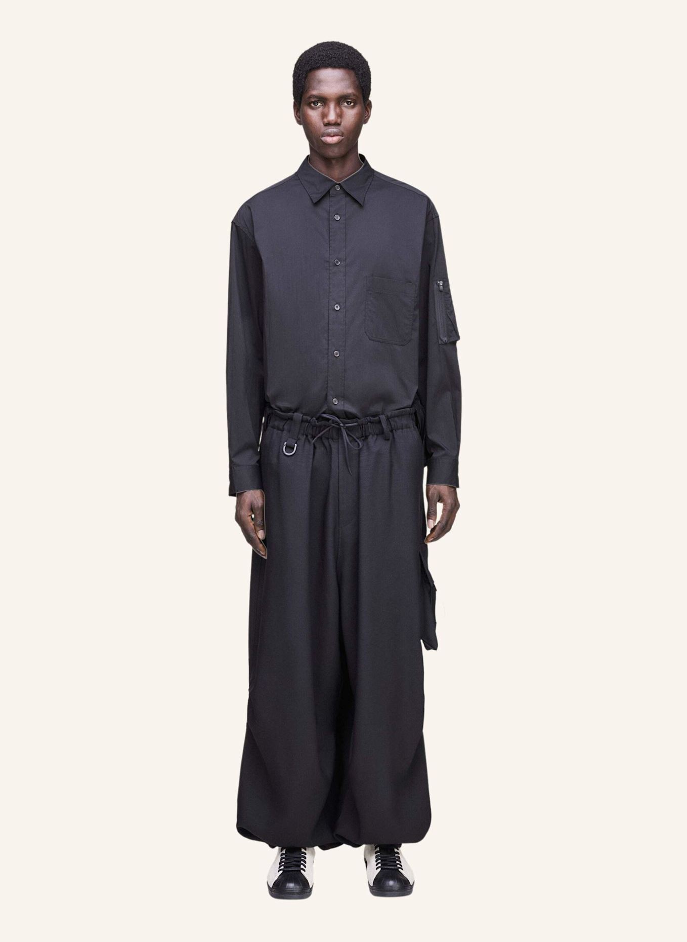 Y-3 Y-3 SPORT UNIFORM WEITE CARGOHOSE: SCHWARZ