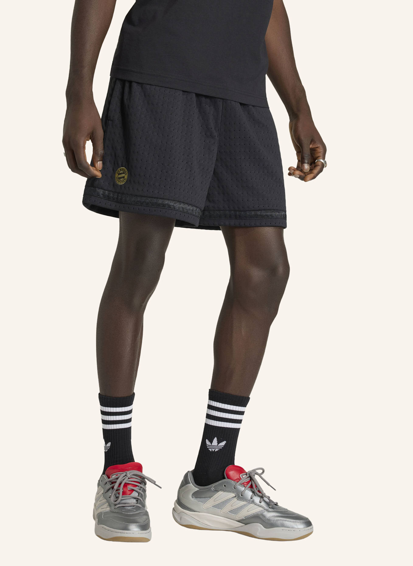 adidas FC BAYERN MÜNCHEN SHORTS: SCHWARZ