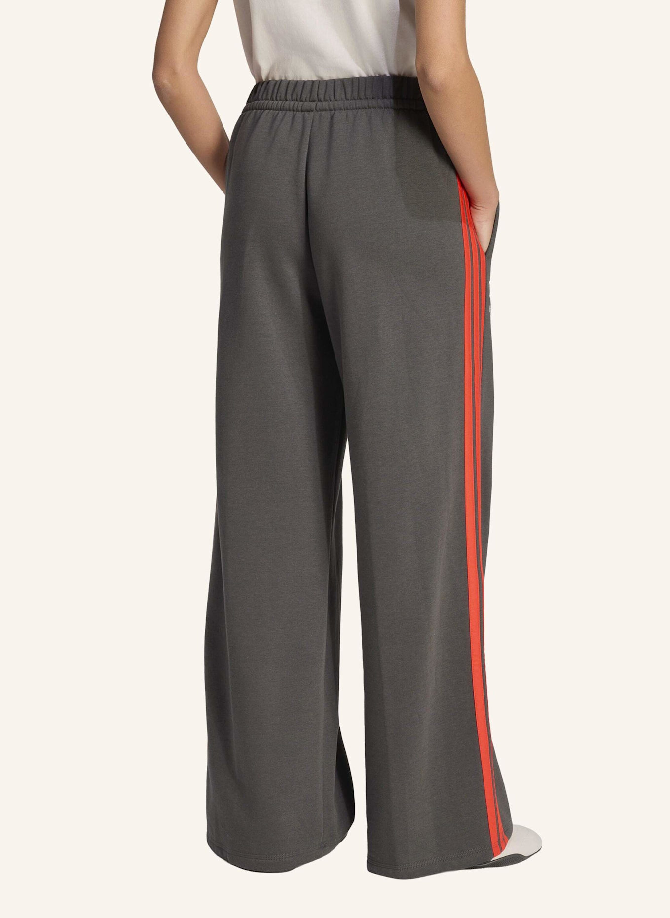 adidas AUDI REVOLUT F1 TEAM DNA HOSE MIT WEITEM BEIN: SCHWARZ