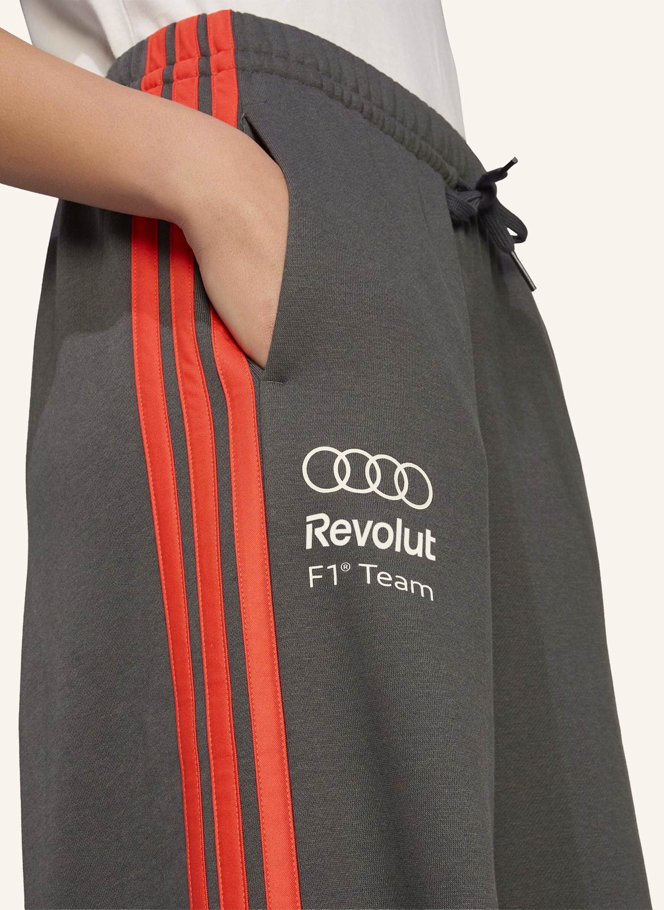 adidas AUDI REVOLUT F1 TEAM DNA HOSE MIT WEITEM BEIN: SCHWARZ