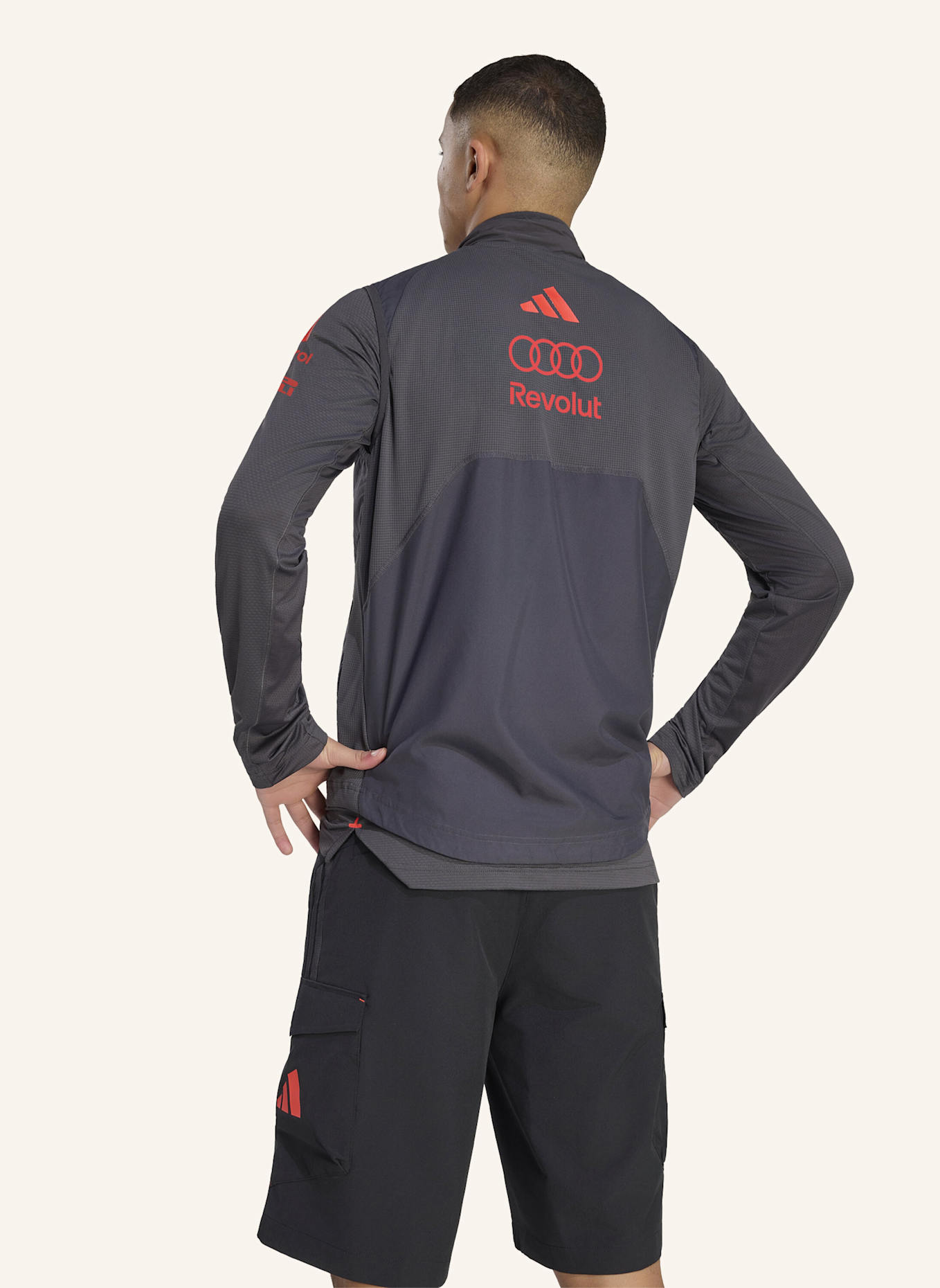 adidas AUDI REVOLUT F1 TEAM MECHANICS GEFÜTTERTE WESTE: SCHWARZ/ ROT