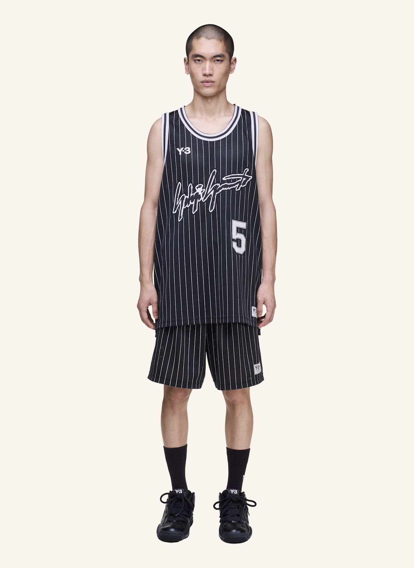Y-3 Y-3 MESH NADELSTREIFEN SHORTS: SCHWARZ