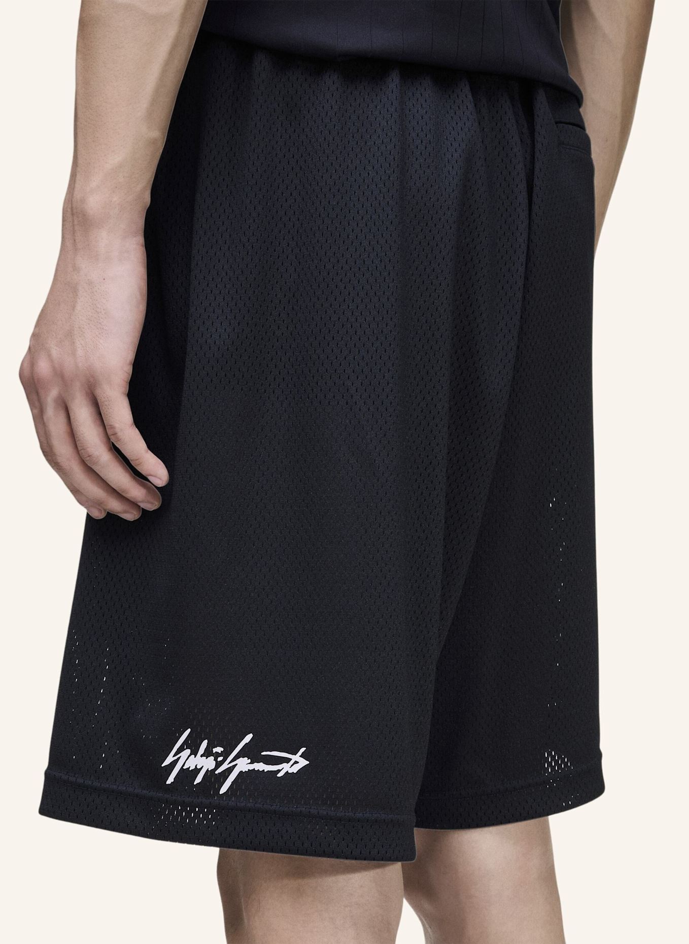 Y-3 Y-3 MESH SHORTS: SCHWARZ
