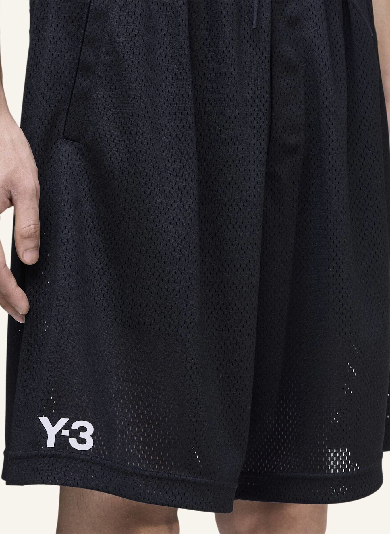 Y-3 Y-3 MESH SHORTS: SCHWARZ