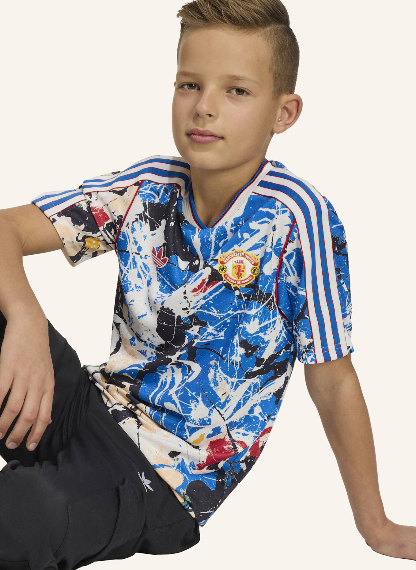 adidas MANCHESTER UNITED STONE ROSES KIDS TRIKOT: NEONLILA/ NEONROT/ NEONROSA/ NEONORANGE/ NEONBLAU/ NEONGRÜN/ NEONPINK/ NEONTÜRKIS/ NEONGELB