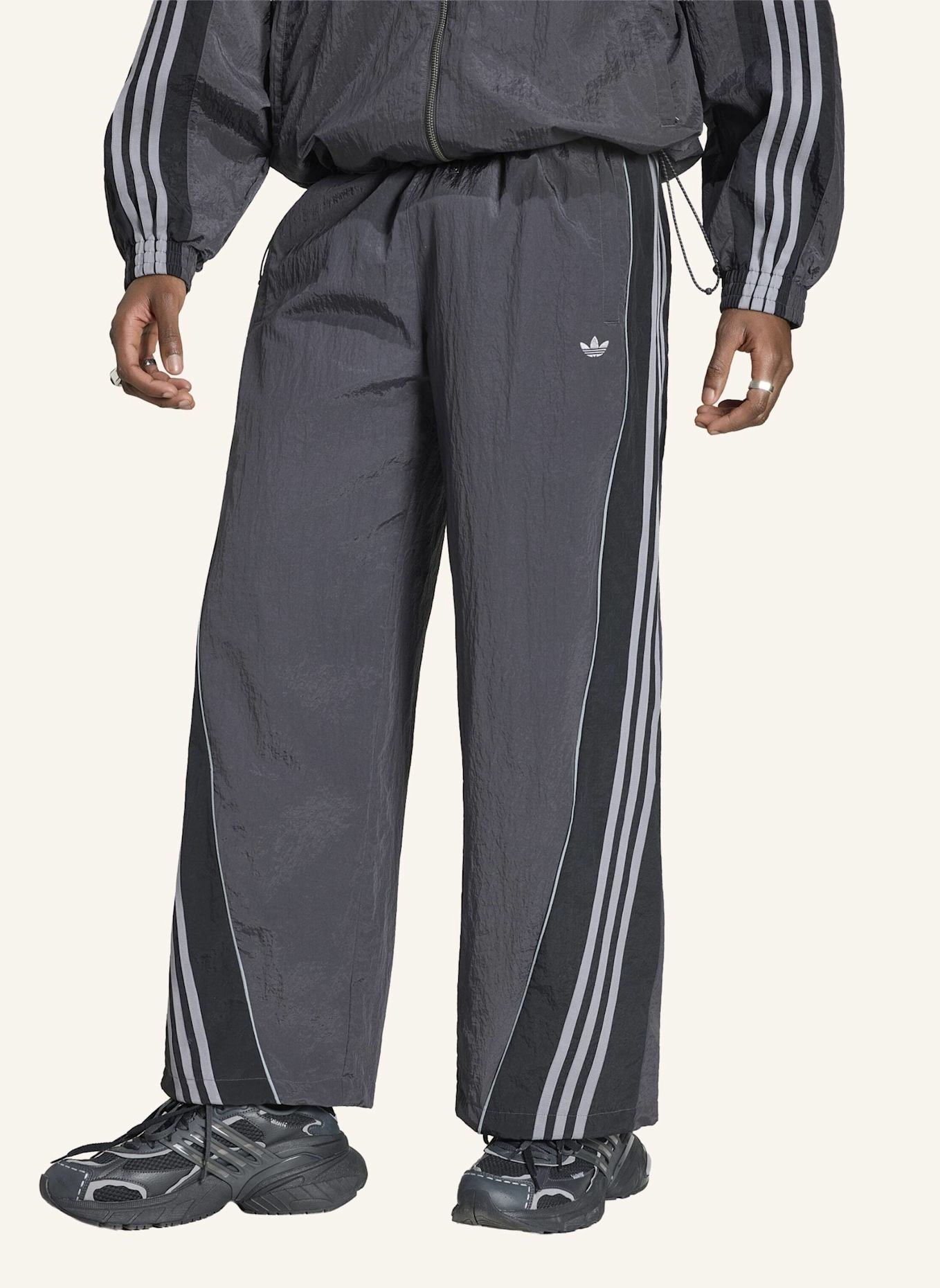 adidas Originals ADILENIUM SEASON 5 TRAININGSHOSE: SCHWARZ
