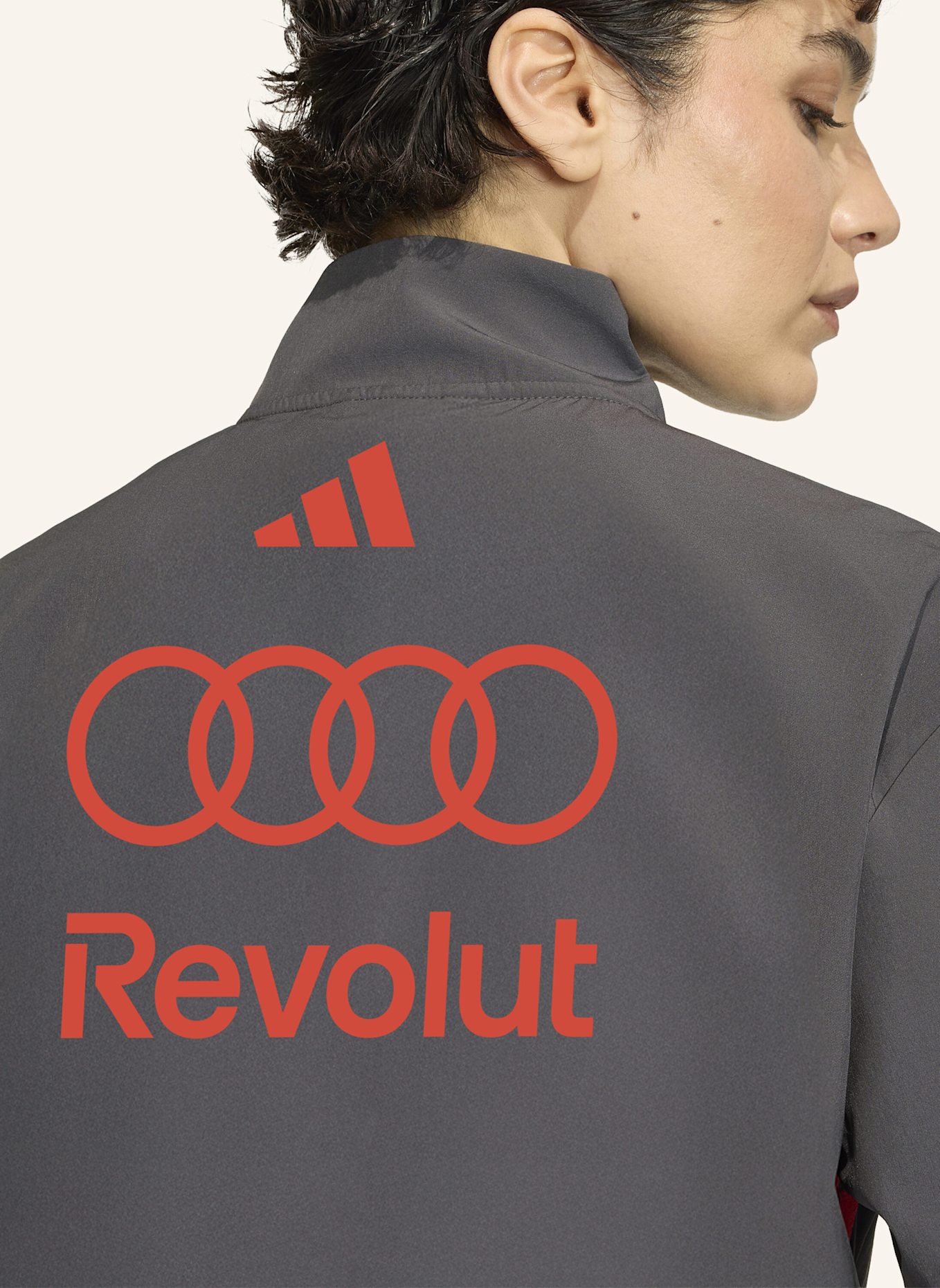 adidas AUDI REVOLUT F1 TEAM MECHANICS TRAININGSJACKE: SCHWARZ/ ROT