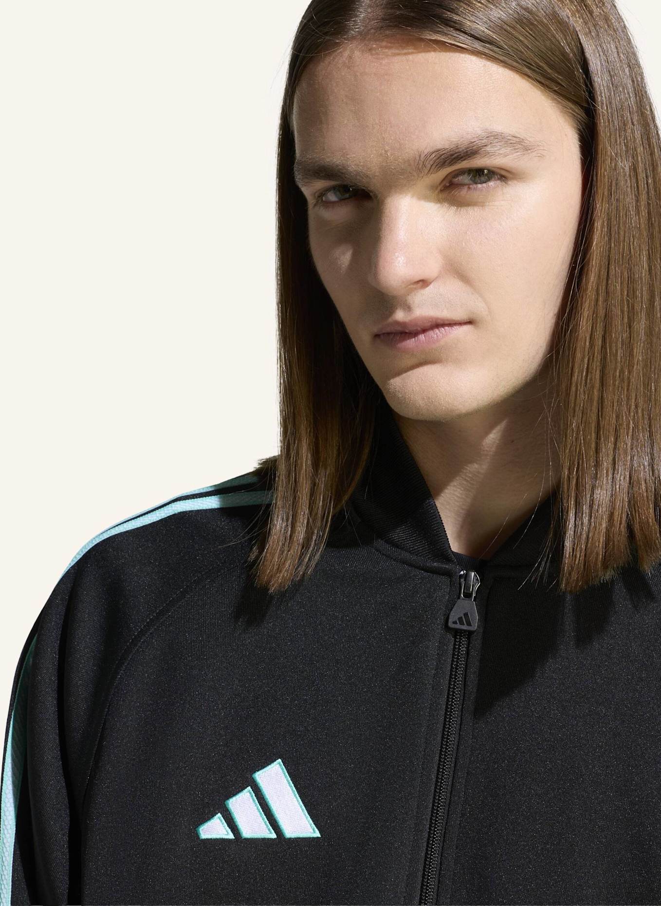 adidas MERCEDES - AMG PETRONAS FORMULA ONE TEAM LAS VEGAS TRACK TOP MEN: SCHWARZ/ WEISS