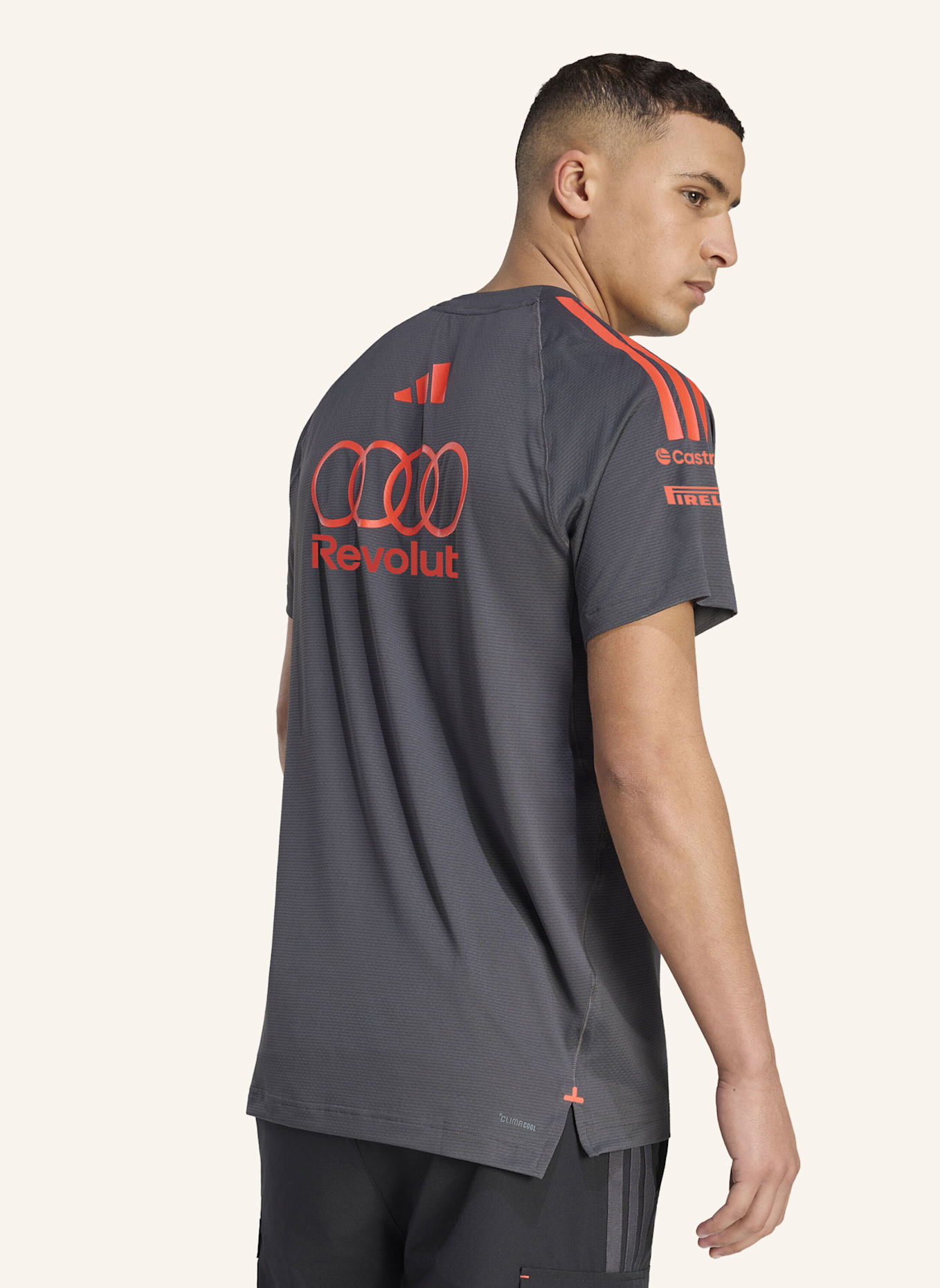 adidas AUDI REVOLUT F1 TEAM MECHANICS T-SHIRT: SCHWARZ/ ROT
