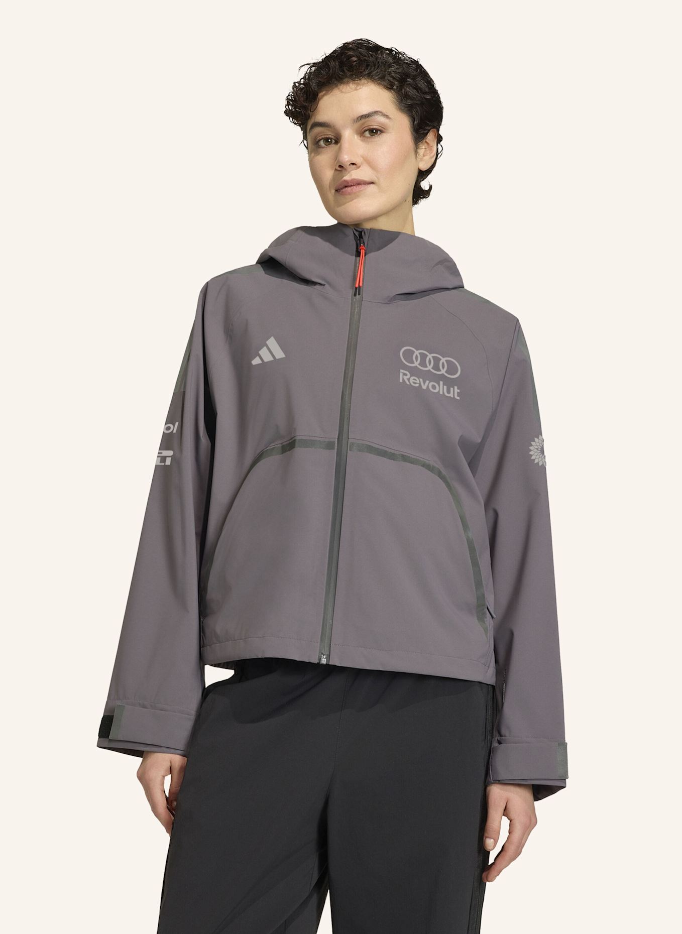 adidas AUDI REVOLUT F1 TEAM ENGINEERS & MARKETING REGENJACKE: GRAU