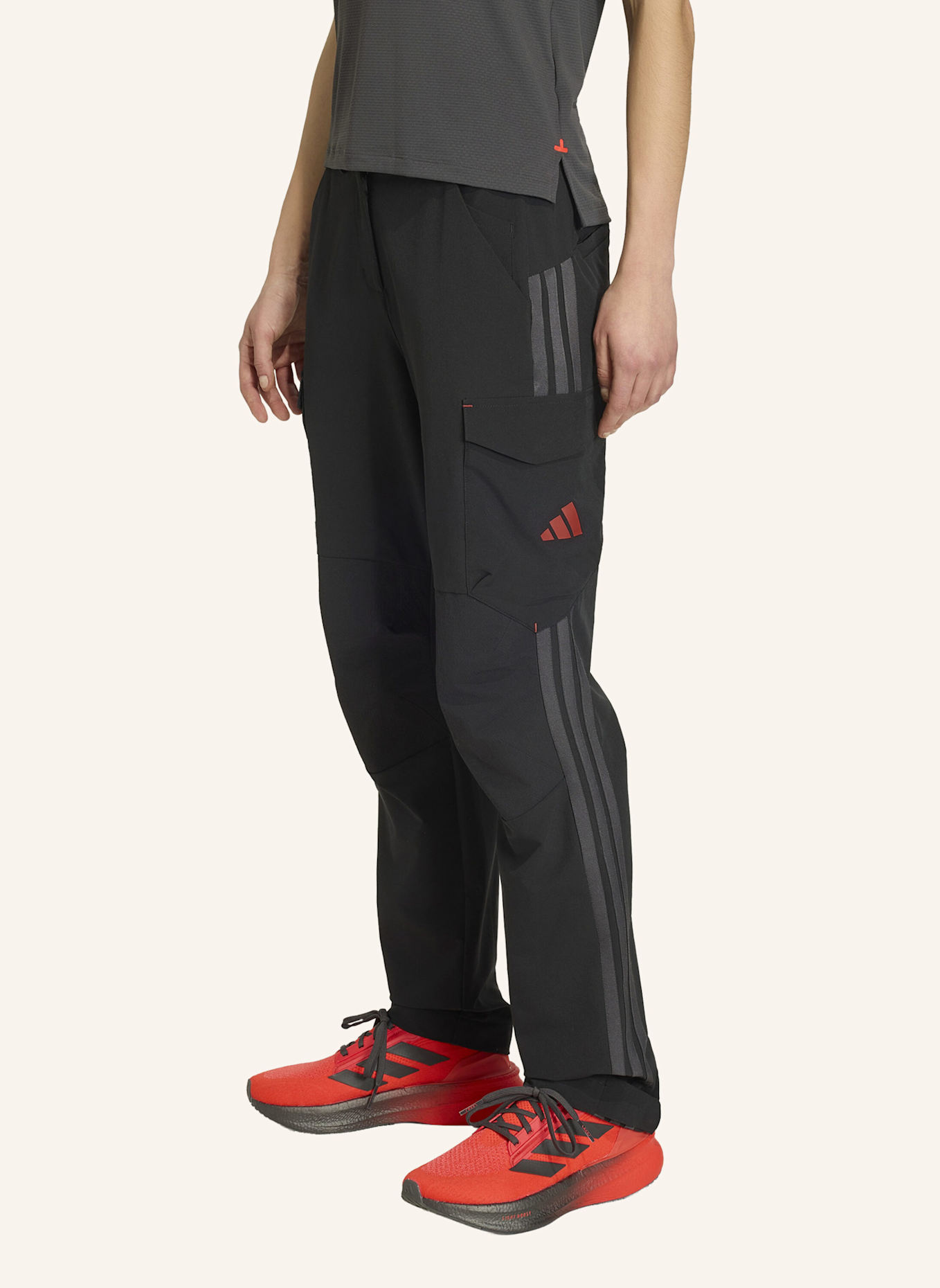 adidas AUDI REVOLUT F1 TEAM MECHANICS HOSE: SCHWARZ