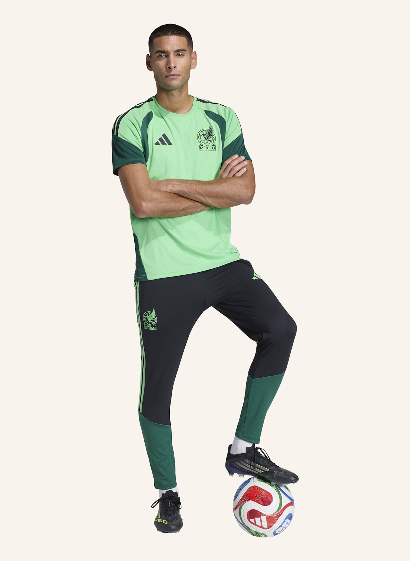 adidas MEXIKO 26 TIRO TRAININGSHOSE: SCHWARZ