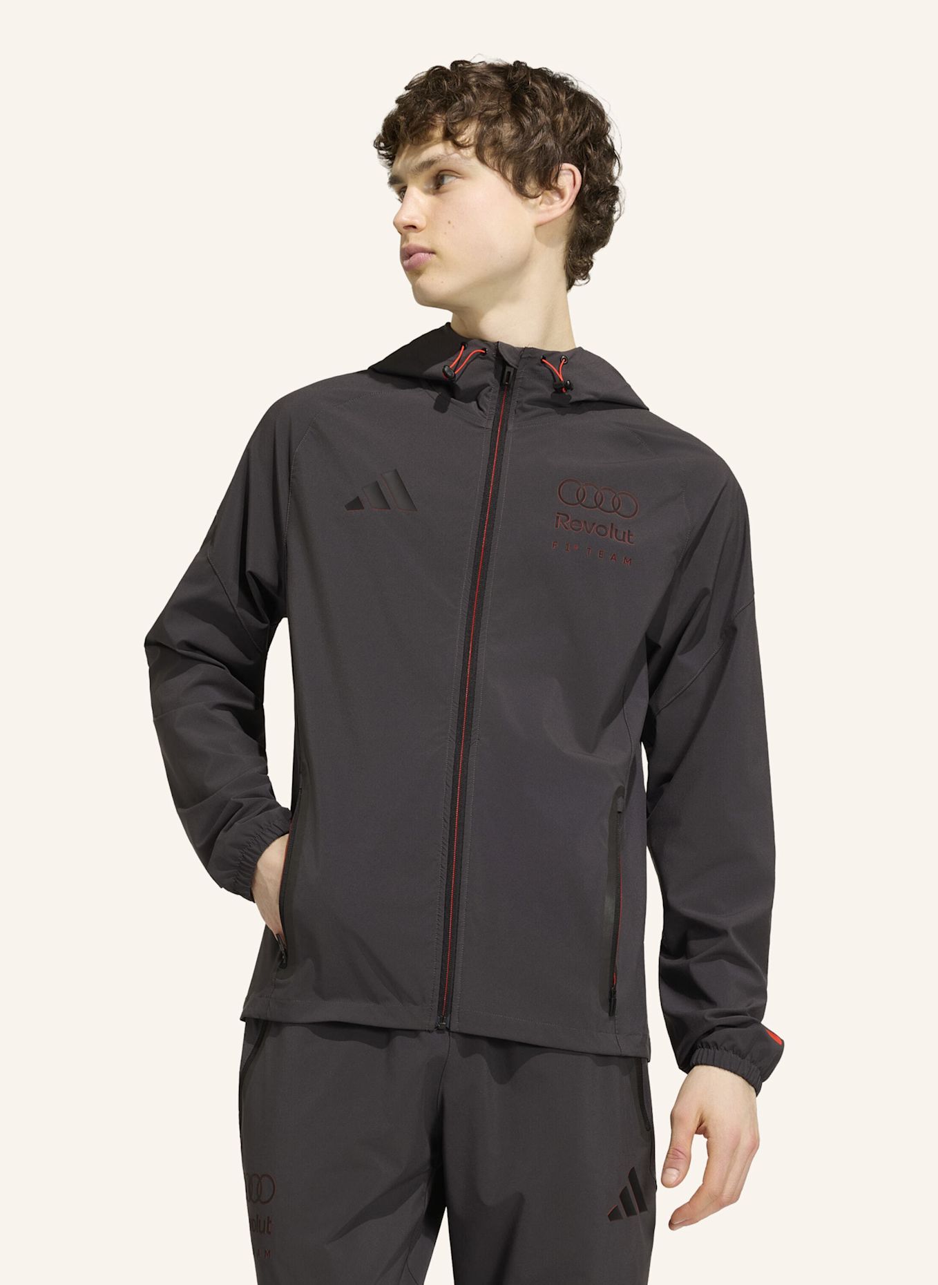 adidas AUDI REVOLUT F1 TEAM DNA VIS TECH JACKE: SCHWARZ/ ROT