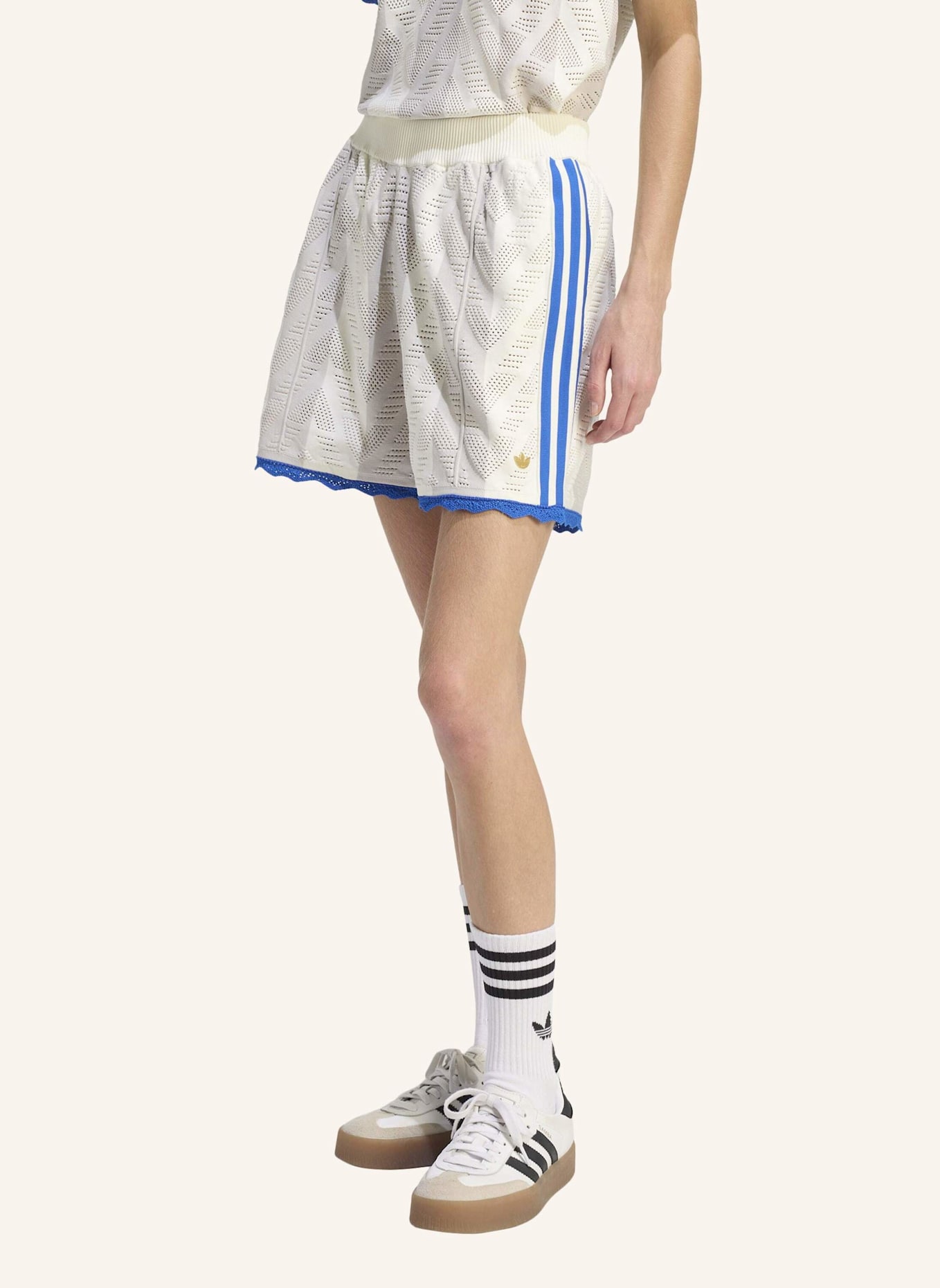 adidas Originals FIREBIRD LOOSE SHORTS: WEISS/ GRAU