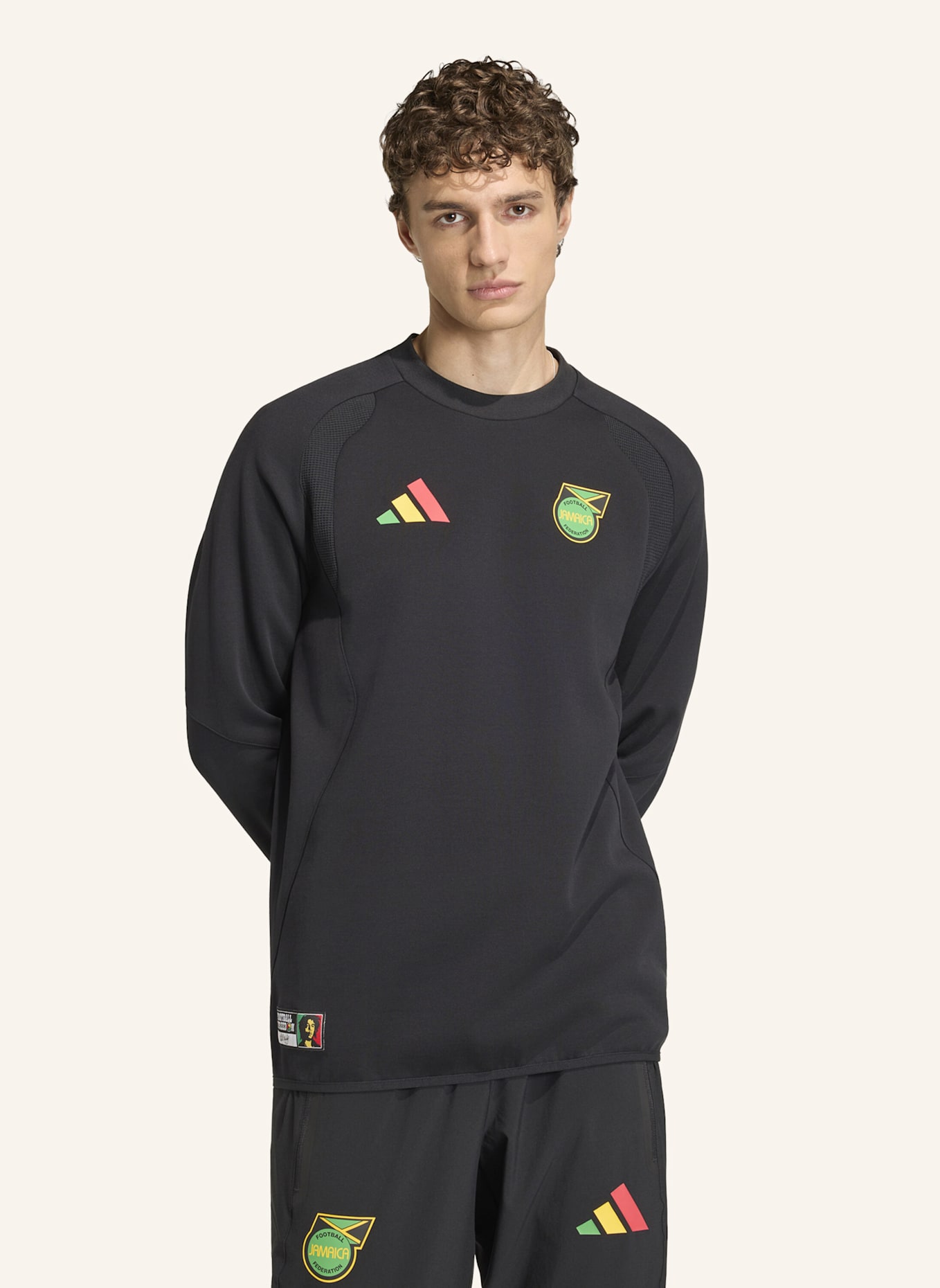 adidas JAMAIKA X BOB MARLEY TIRO TECH SWEATSHIRT, RUNDHALSAUSSCHNITT: SCHWARZ